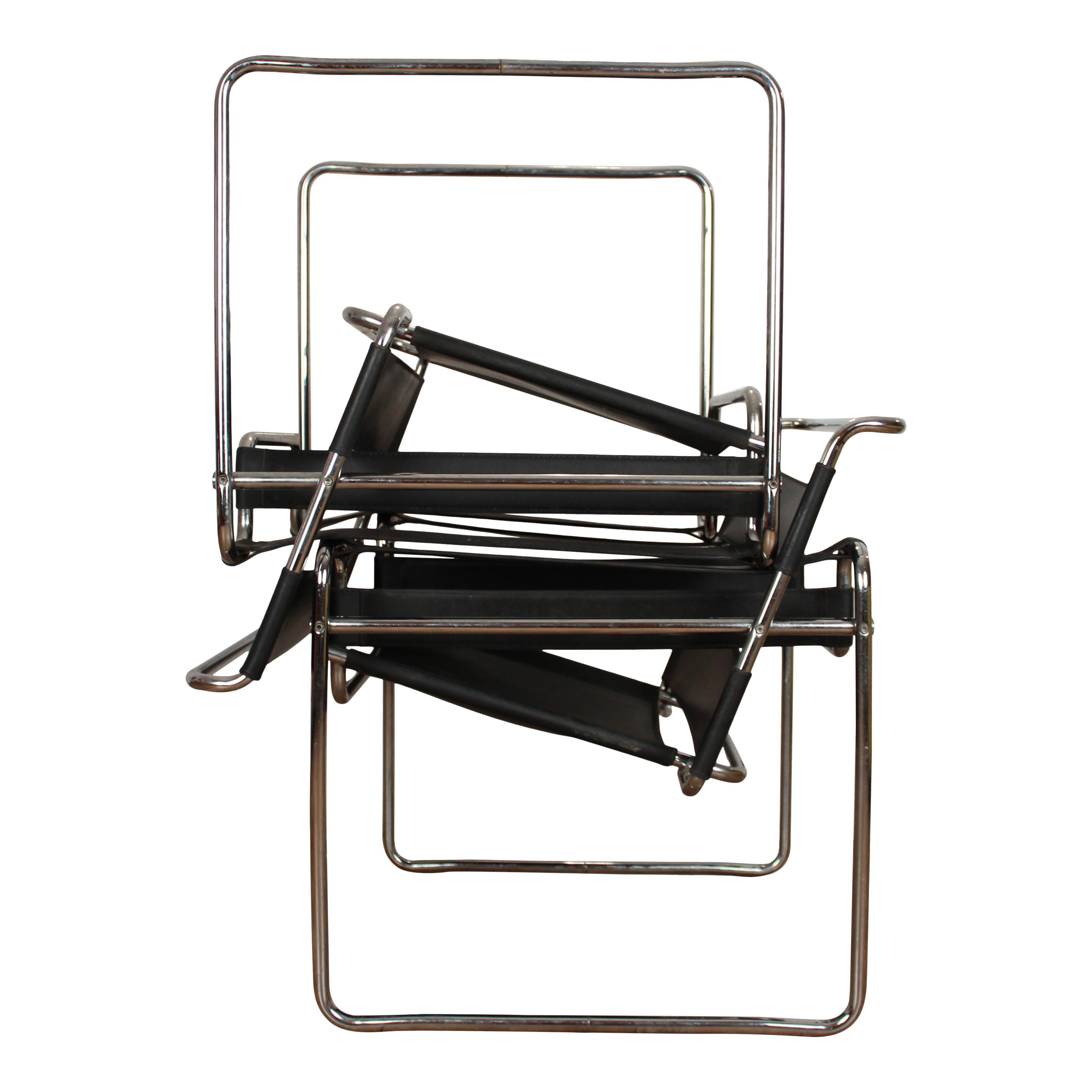 Marcel Breuer Bauhaus Black Leather and Chrome Model B3 Wassily Armchair, 1973 For Sale 3