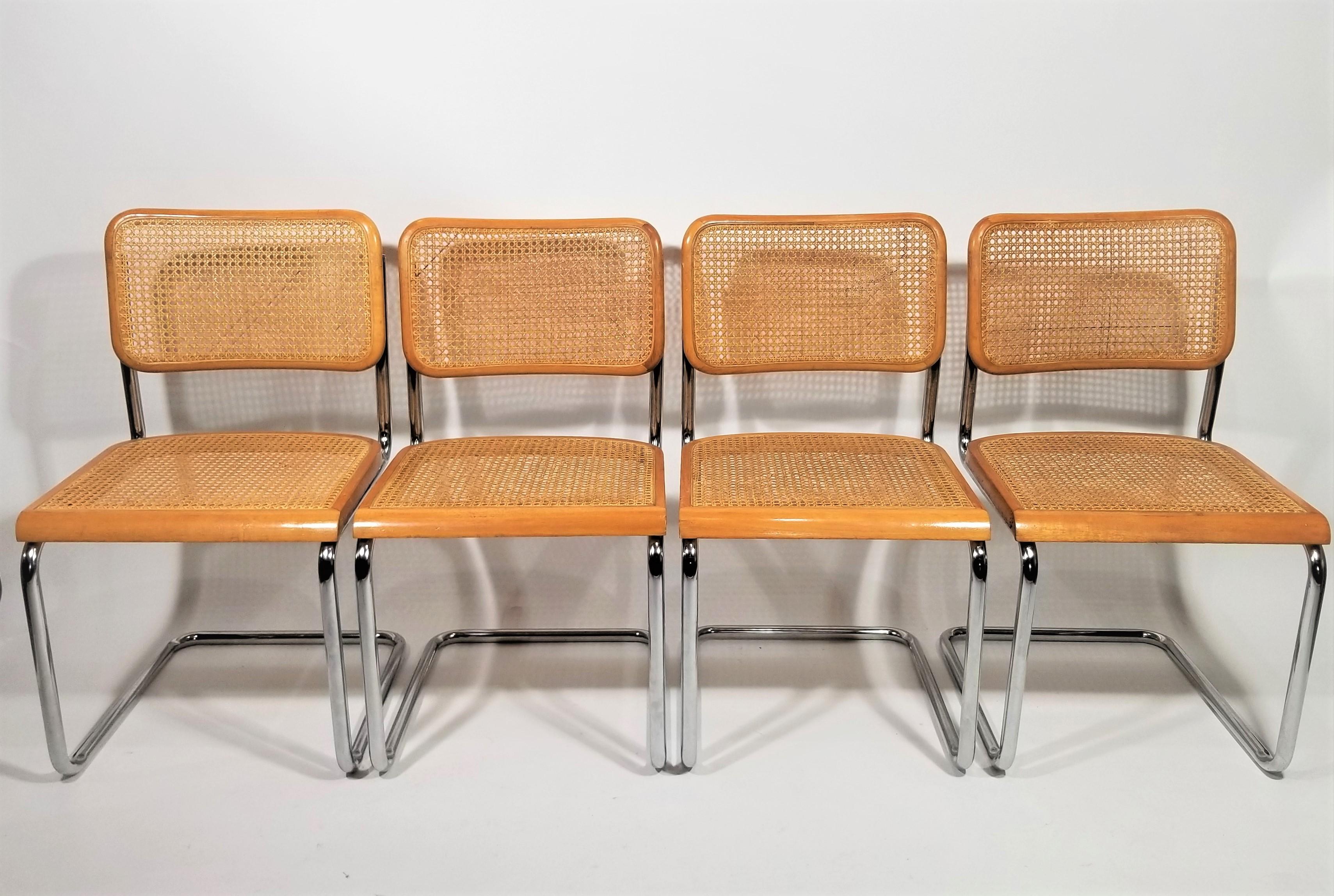 Vintage Mid Century 1970s Marcel Breuer Cesca Side Chairs oder Esszimmerstühle. Sitze und Rückenlehnen aus Rohr. Verchromte Freischwingerrahmen. Wir polieren alle Chromteile. 4er-Set

Dieser Artikel kann in NYC und Umgebung kostenlos geliefert