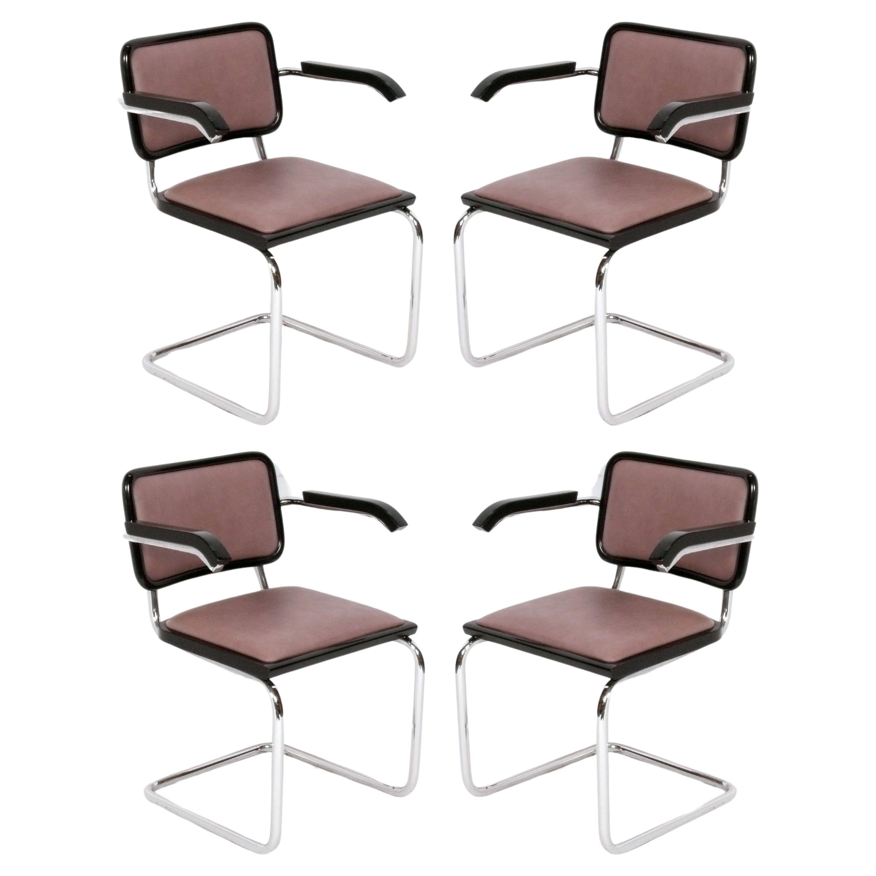 Marcel Breuer Cesca Dining Chairs Ensemble de quatre fauteuils