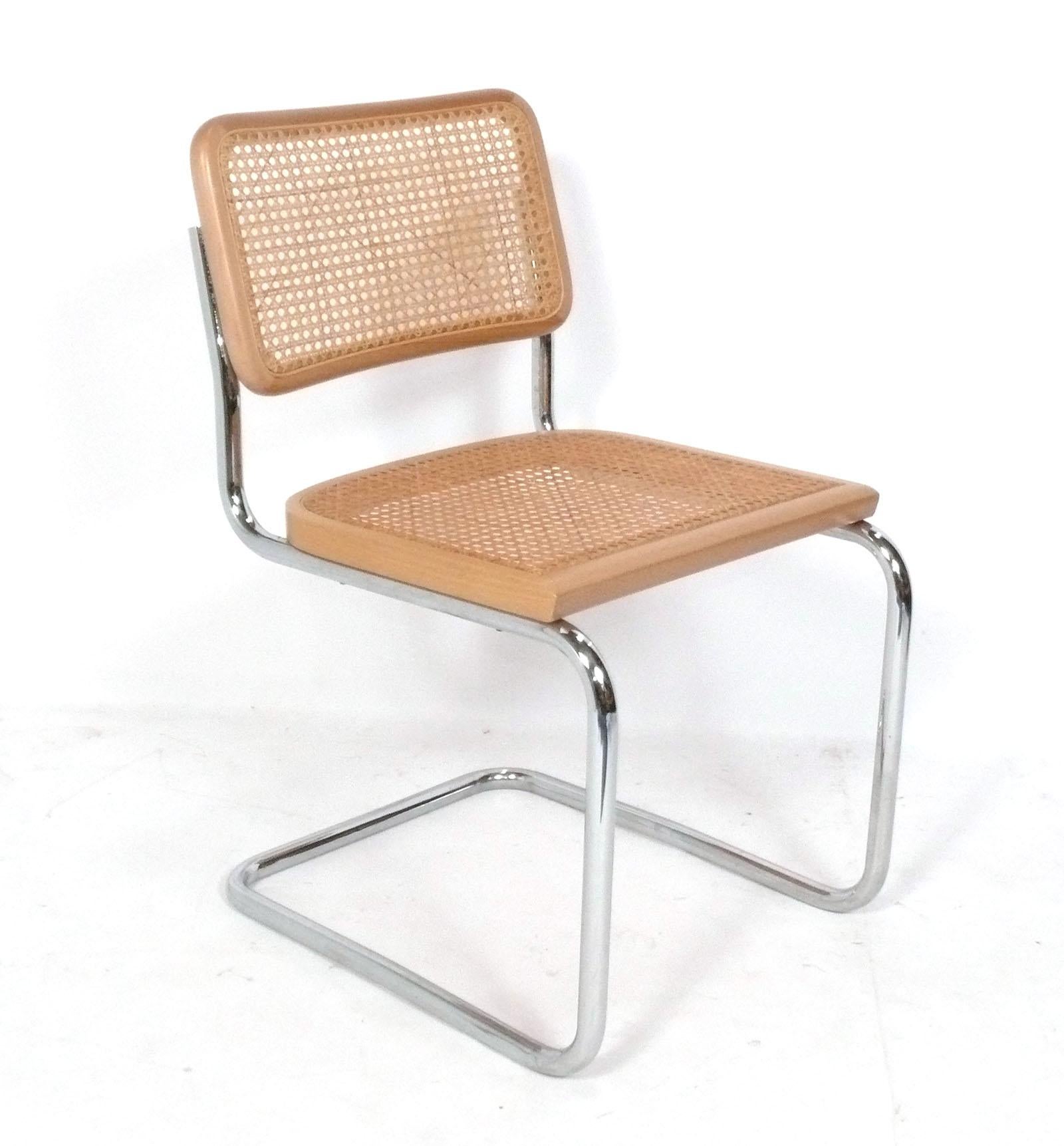 Sedie da pranzo Design/One, disegnate da Marcel Breuer e probabilmente realizzate per Gavina, non firmate, Italia, anni '80 circa. 