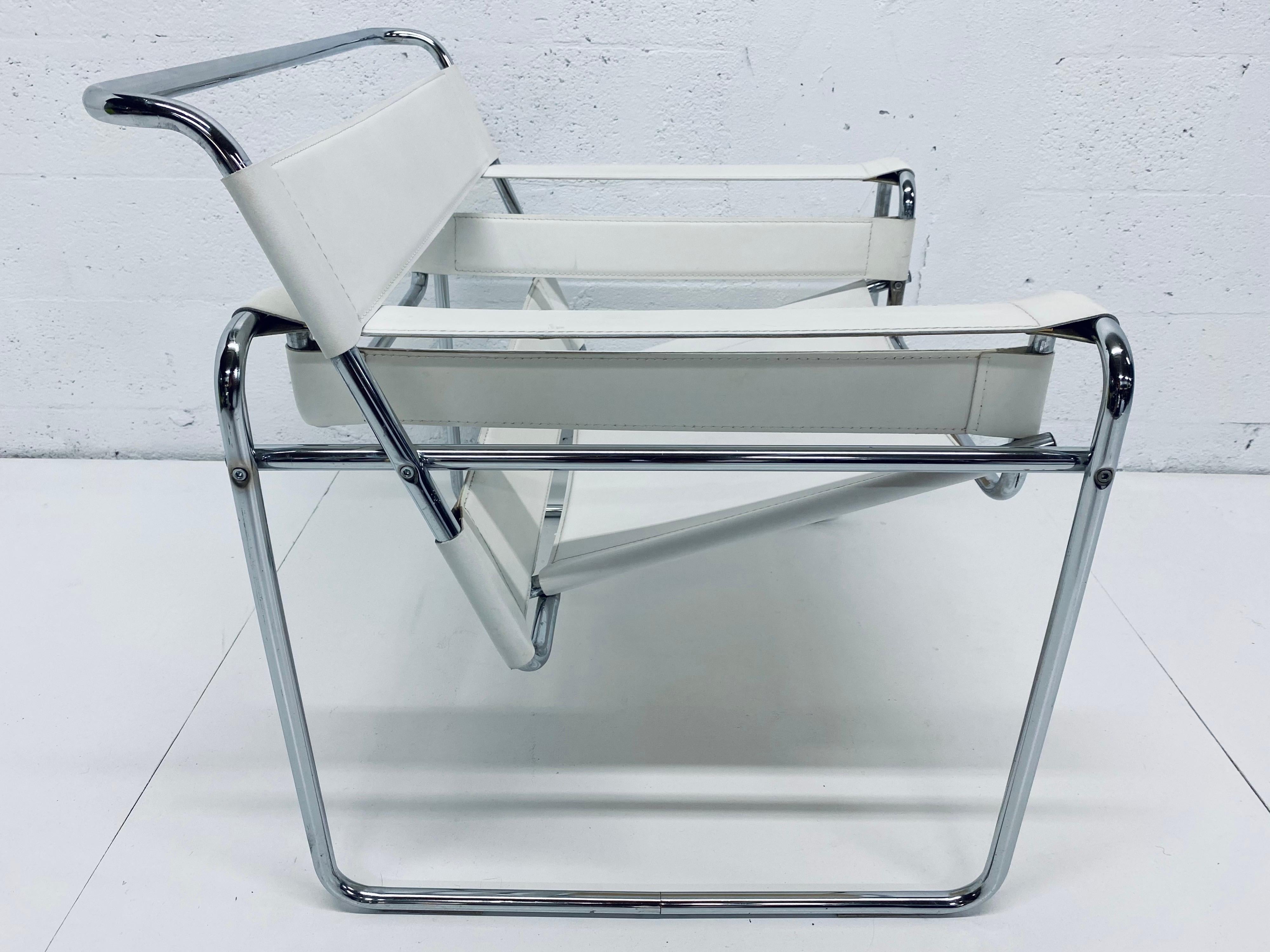 wassily chair white