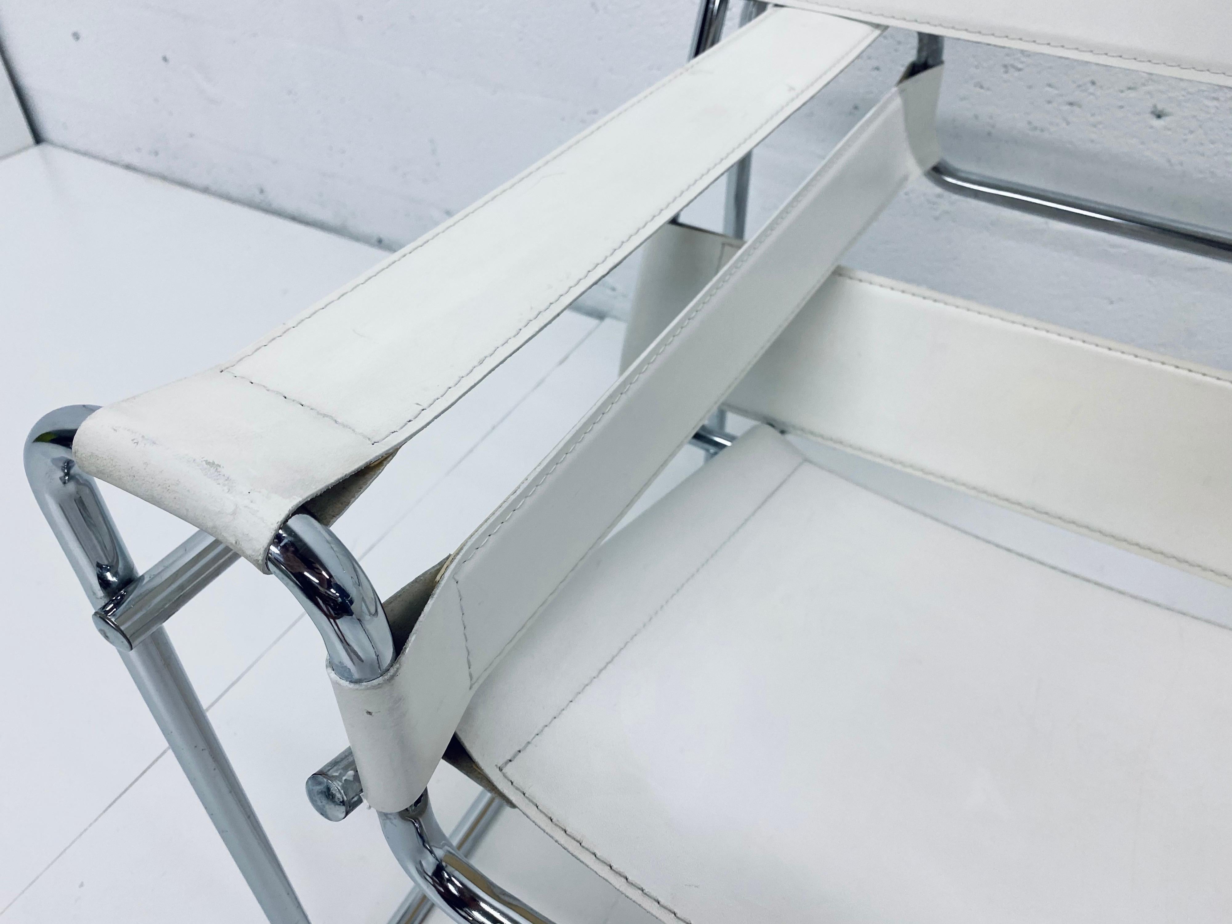 Late 20th Century Marcel Breuer Design Style White Leather 