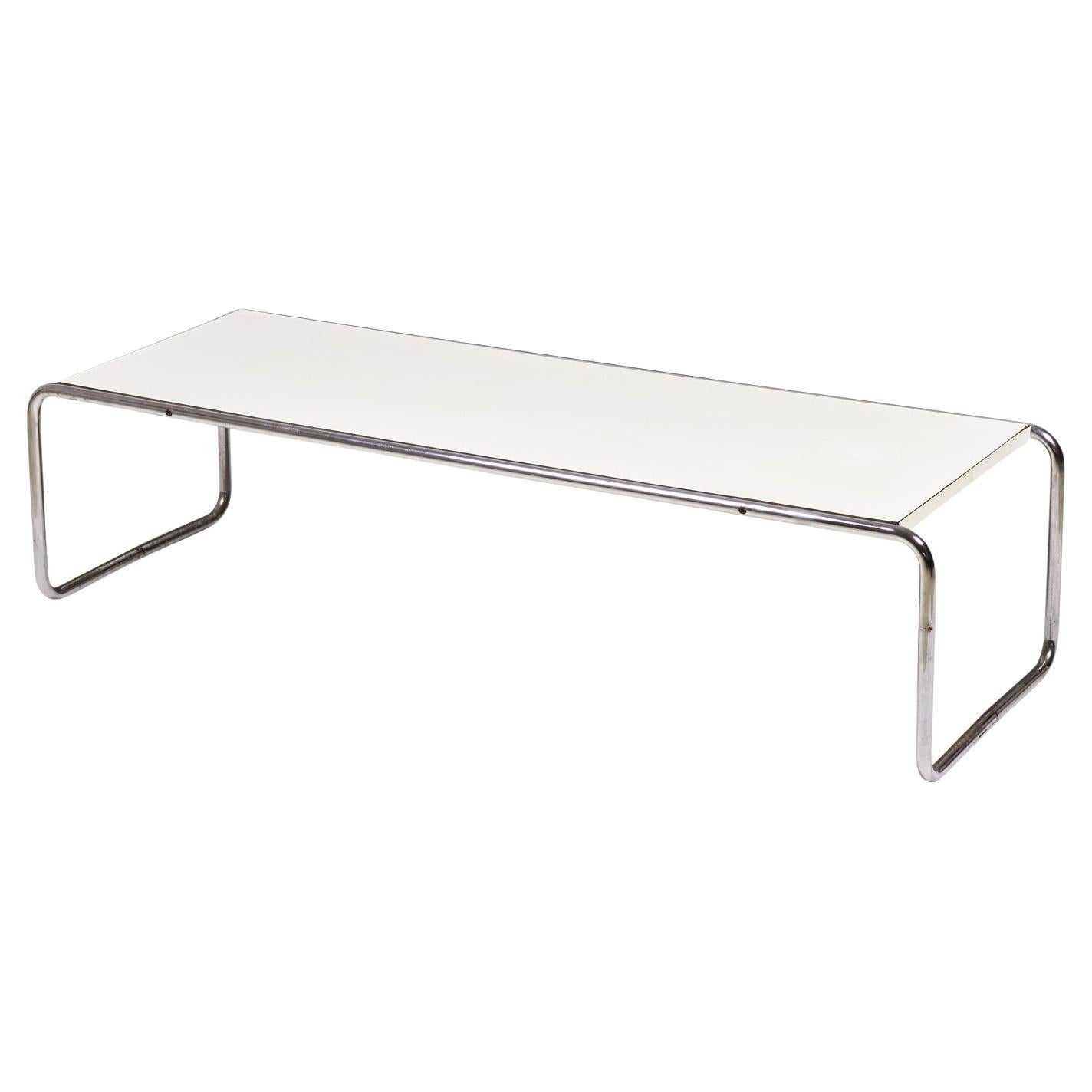 Marcel Breuer for Gavina / Knoll International White Mica Laccio Coffee For Sale