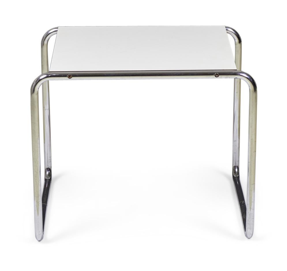 Mid-Century Modern Marcel Breuer for Gavina / Knoll International White Mica Laccio End  For Sale