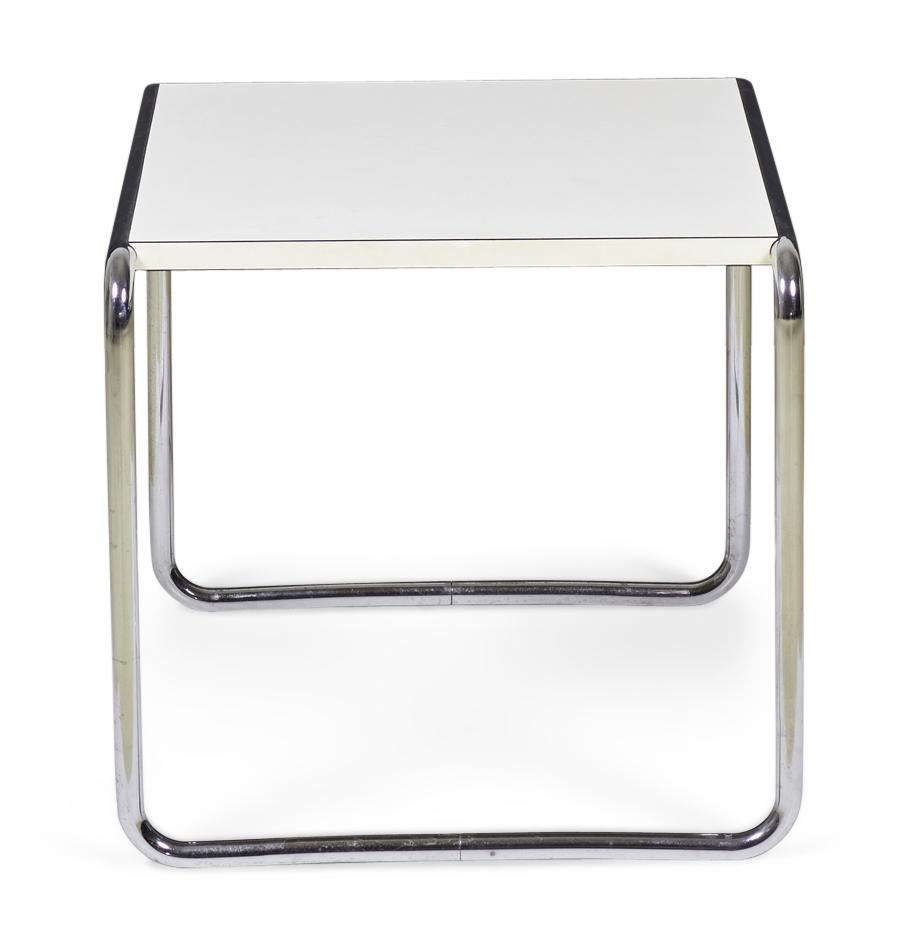 Marcel Breuer for Gavina / Knoll International White Mica Laccio End  In Good Condition For Sale In New York, NY