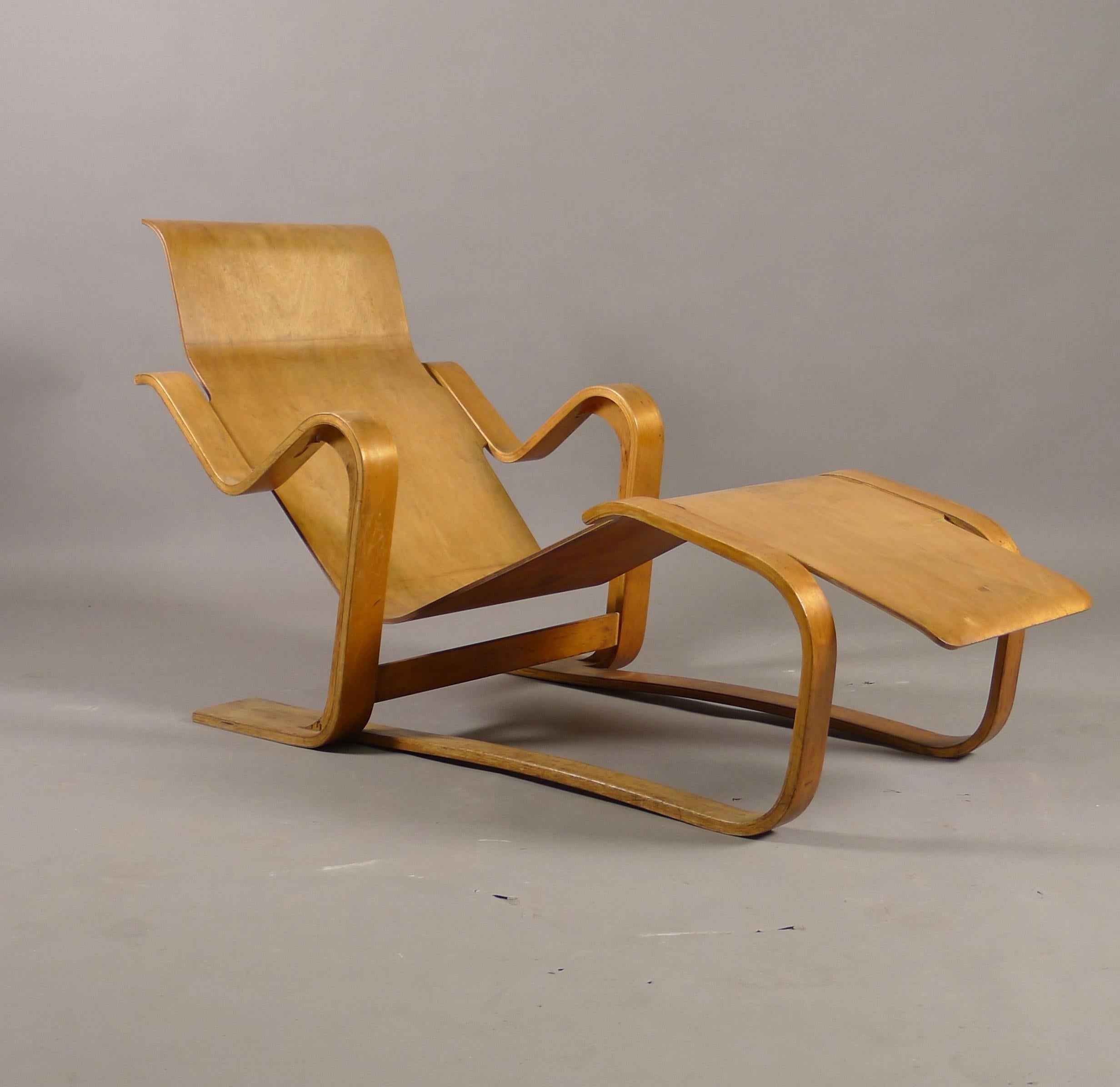 Marcel Breuer designed for Isokon, Engalnd, 1935. Birch plywood 