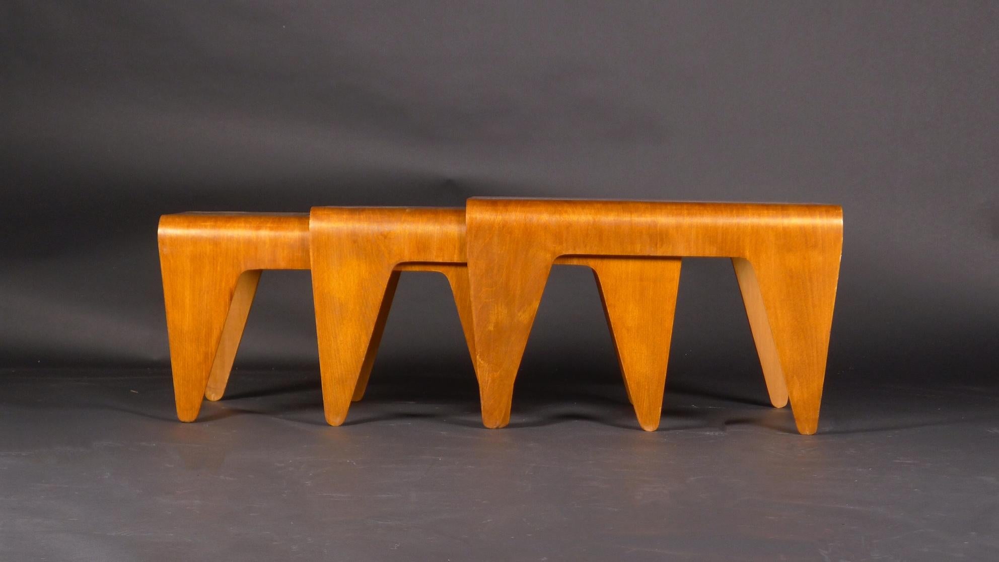 Mid-Century Modern Marcel Breuer for Isokon, Set of 3 Nesting Tables, Beech Plywood, designed 1936
