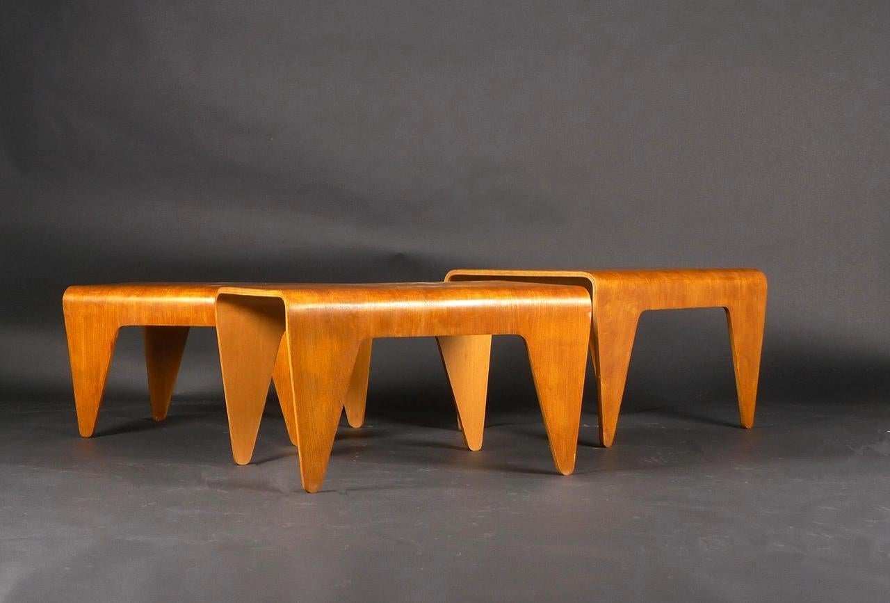 Marcel Breuer for Isokon, Set of 3 Nesting Tables, Beech Plywood, designed 1936 In Good Condition In Wargrave, Berkshire