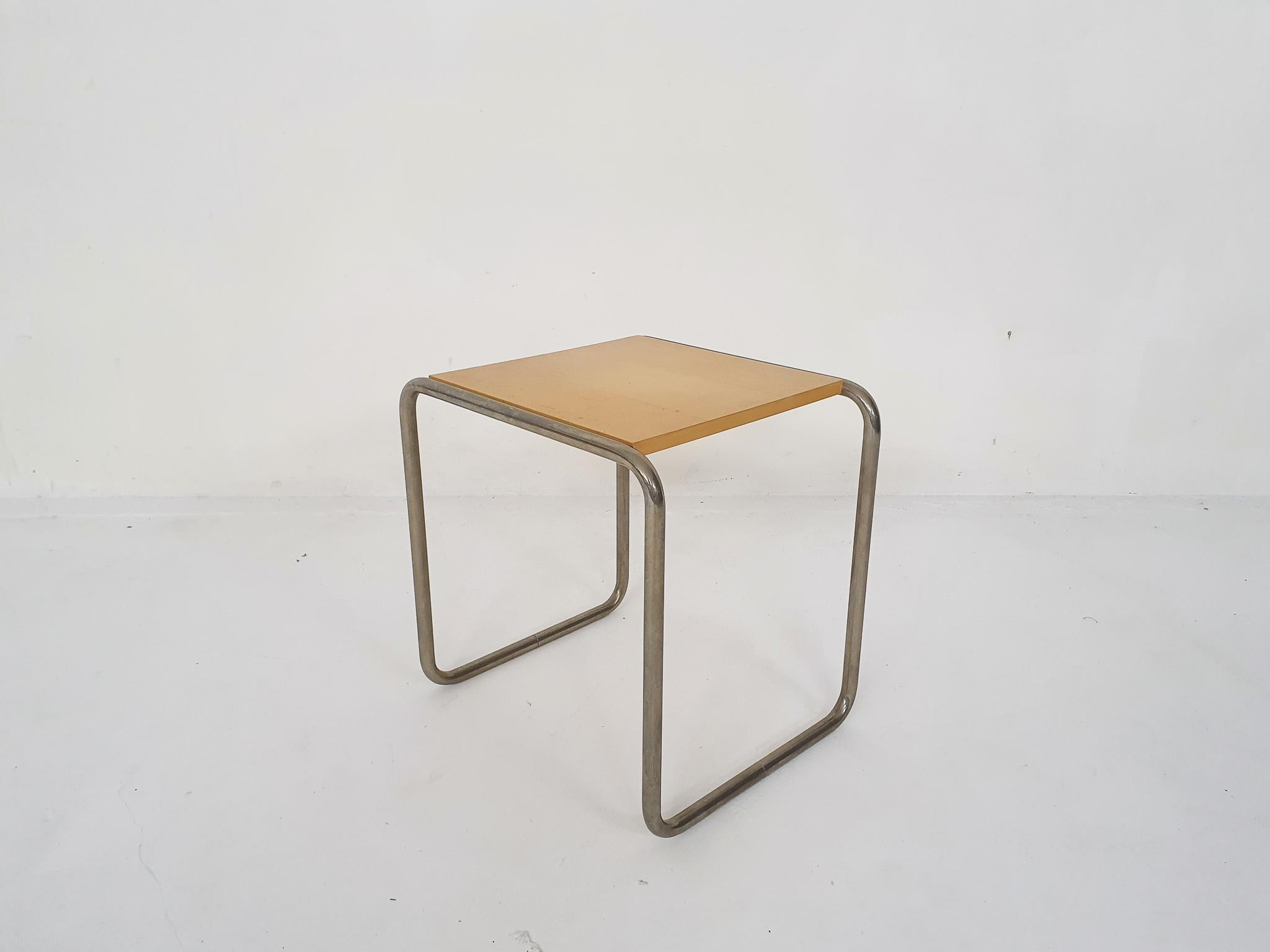 Beistelltisch „Bauhaus Original Laccio“ von Marcel Breuer für Tecta, Deutschland 1980er Jahre (Ende des 20. Jahrhunderts) im Angebot