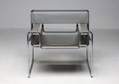 Sillón Wassily de cuero gris de Marcel Breuer por Gavina, 1960, Firmado