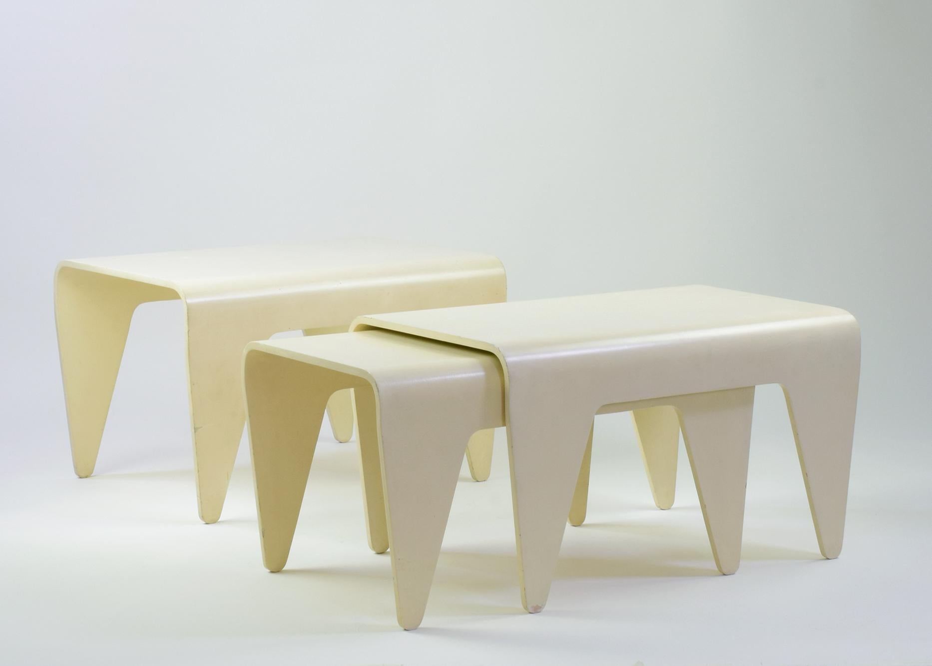 Marcel Breuer, 'Isokon Nesting Tables, ' Set of Three Tables, for Isokon, 1936 For Sale 7