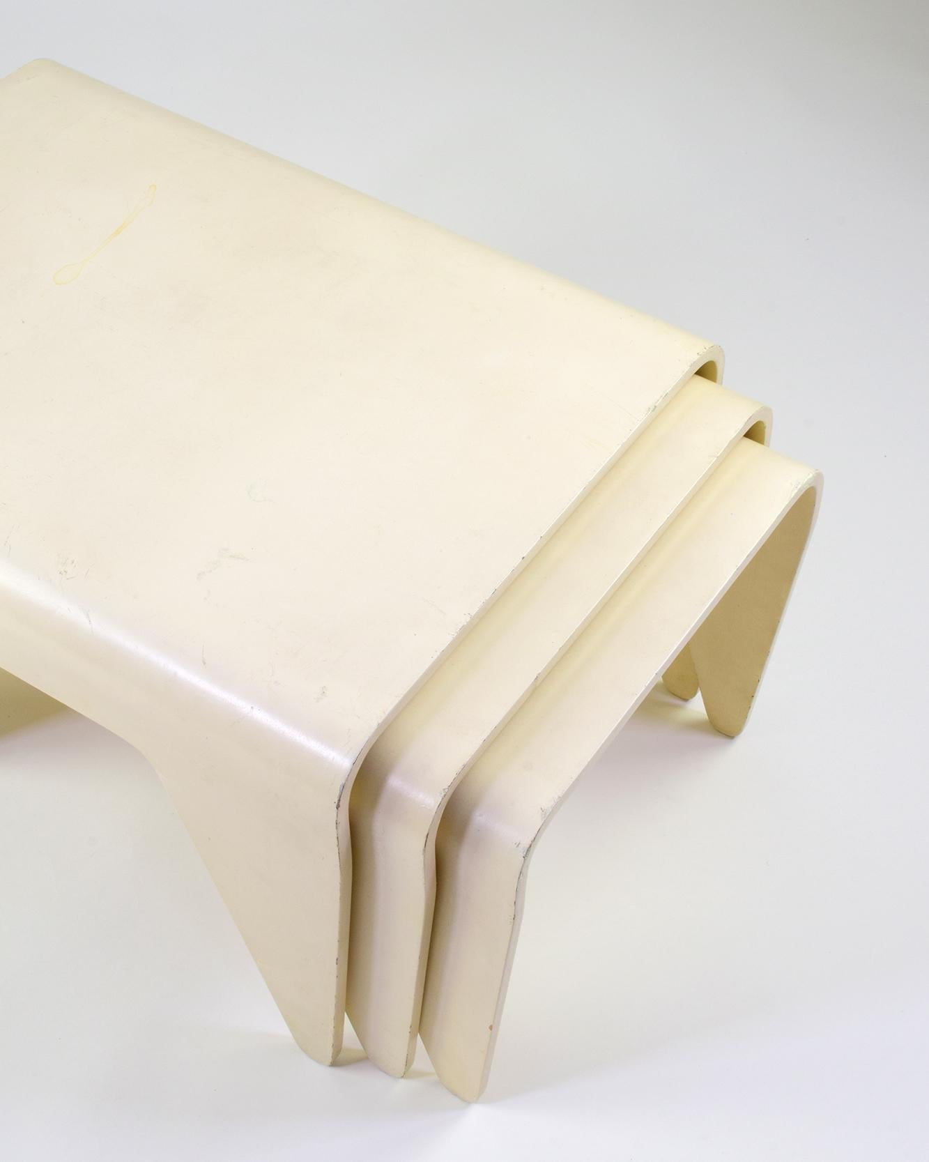 Marcel Breuer, 'Isokon Nesting Tables, ' Set of Three Tables, for Isokon, 1936 For Sale 10