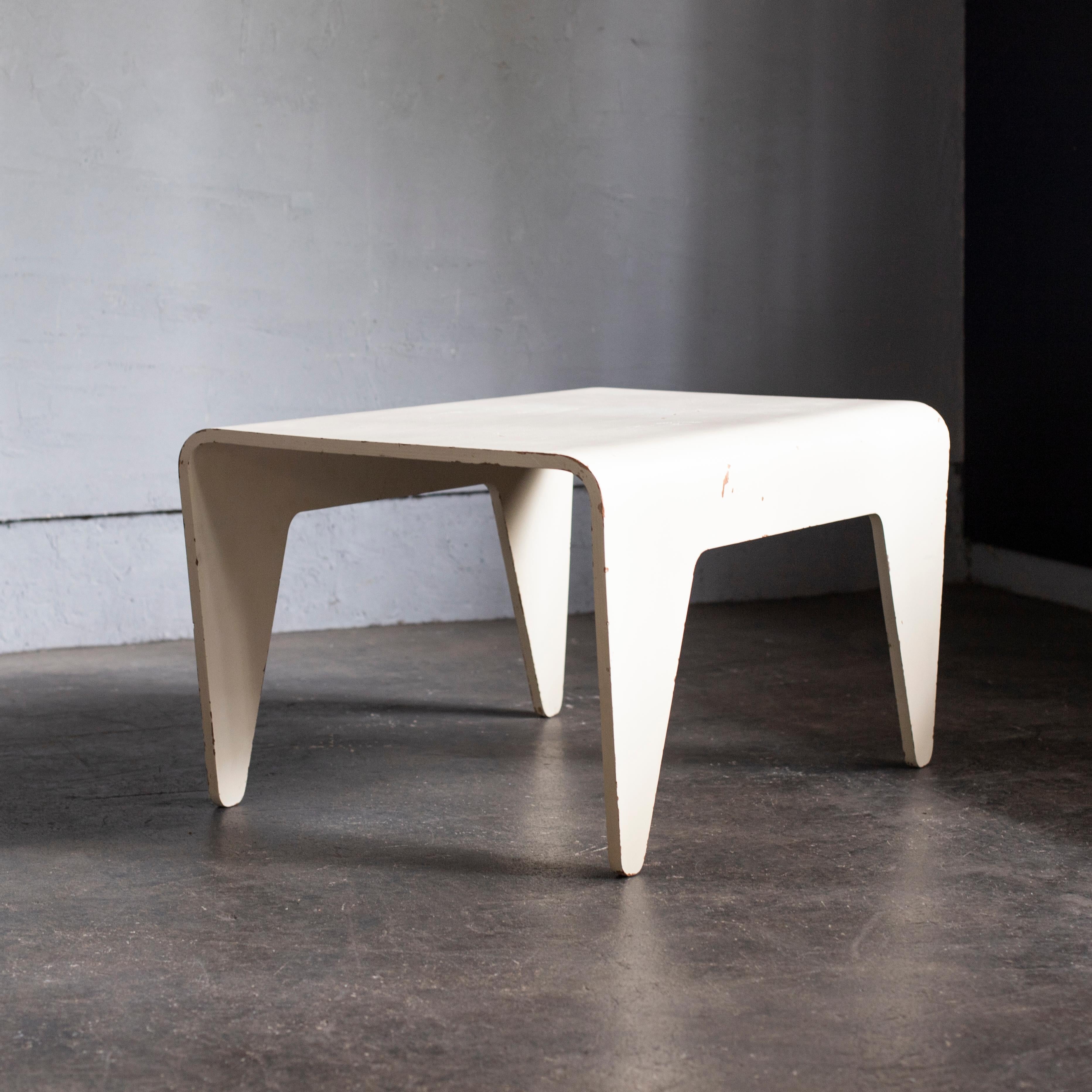 White plywood coffee table designed by Marcel Breuer and manufactured by Isokon.