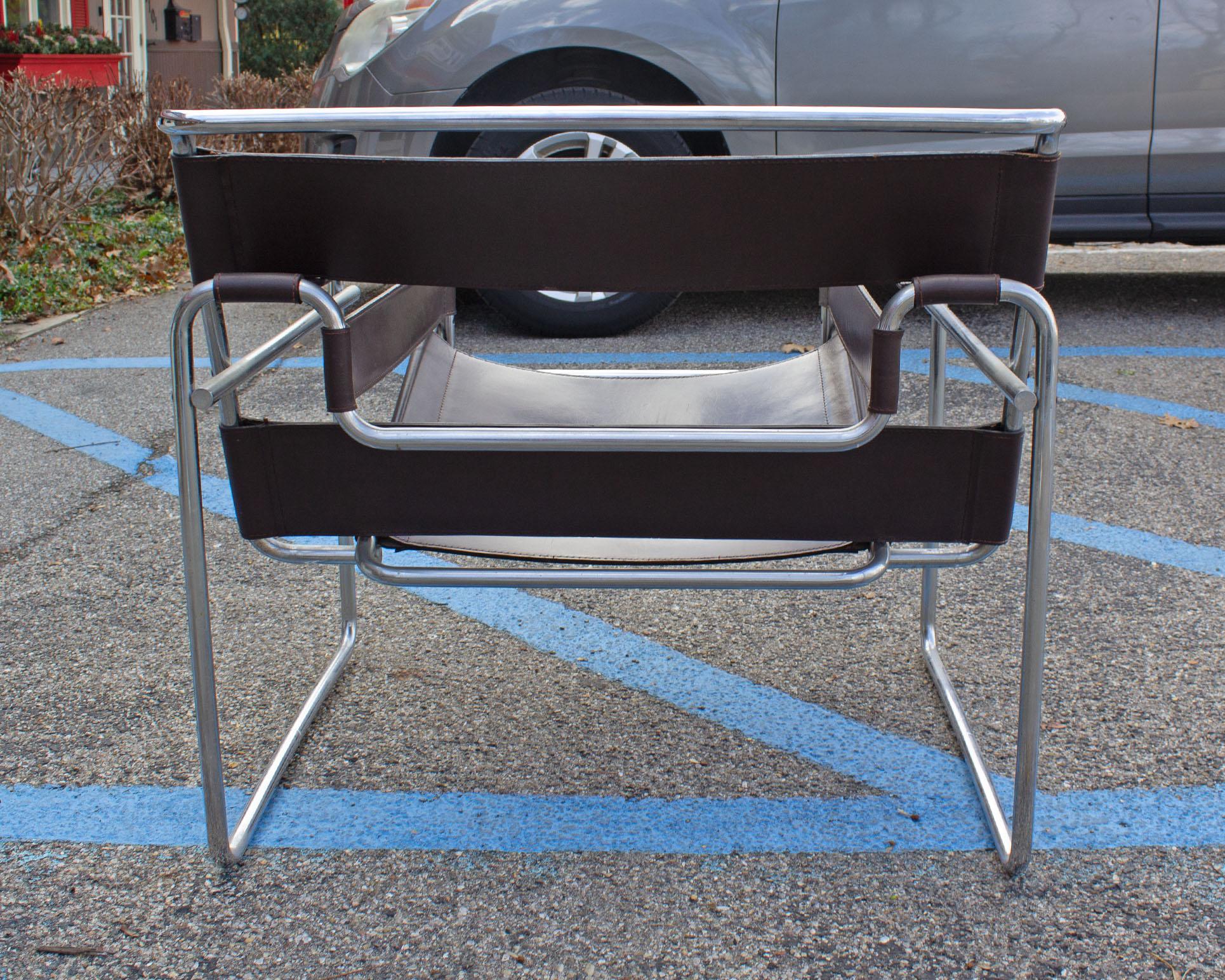 Marcel Breuer Knoll “Wassily” Brown Leather and Chrome Chair In Good Condition For Sale In Indianapolis, IN