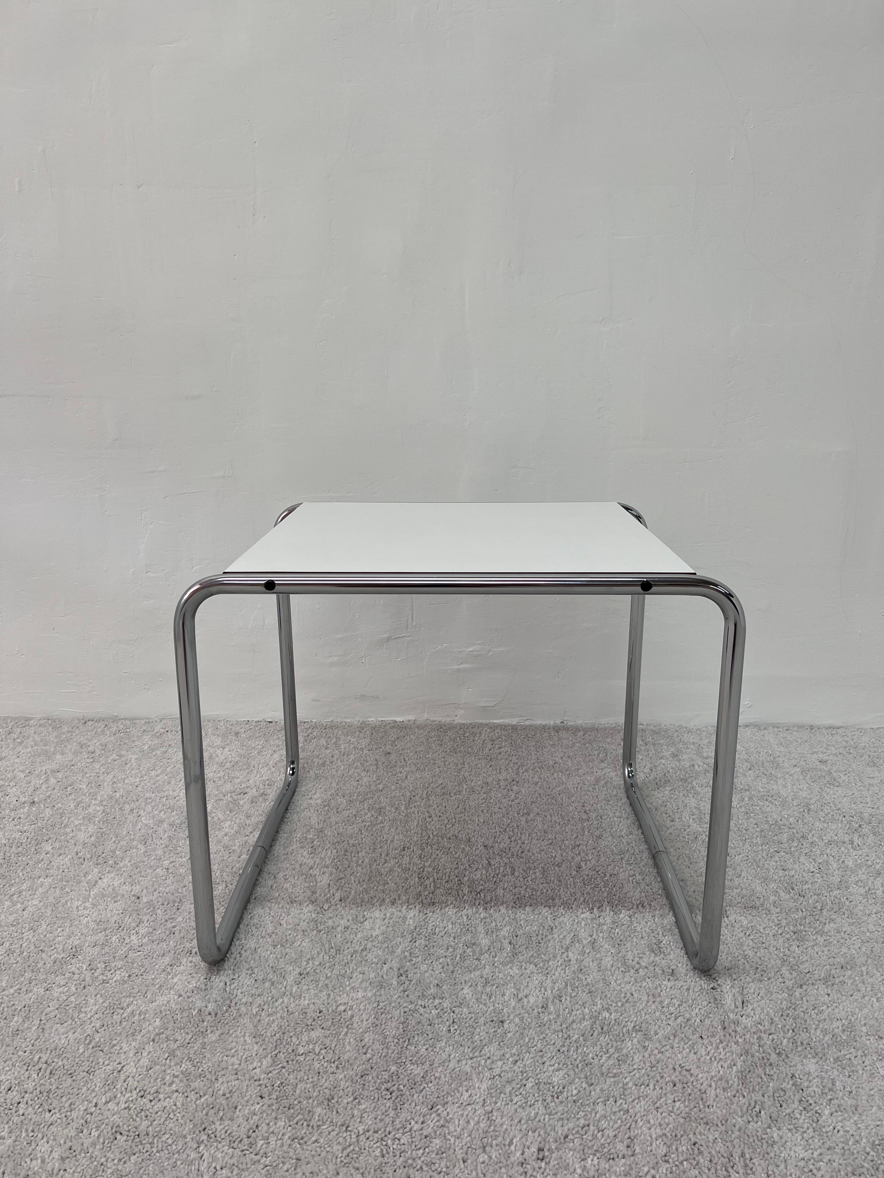 Mid-Century Modern Marcel Breuer “Laccio” Chrome and Laminate Side Tables, 1960s