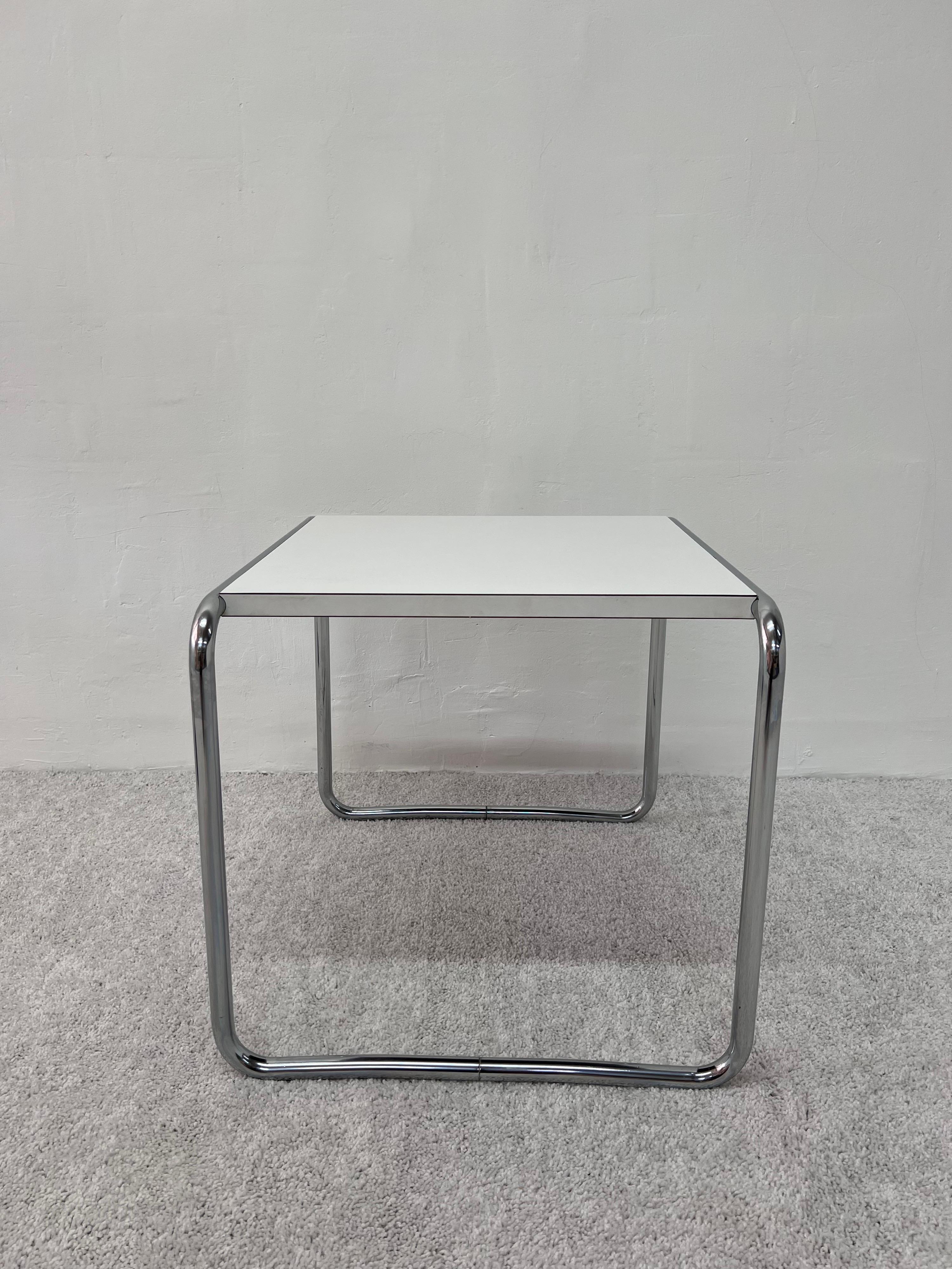Marcel Breuer “Laccio” Chrome and Laminate Side Tables, 1960s In Good Condition In Miami, FL