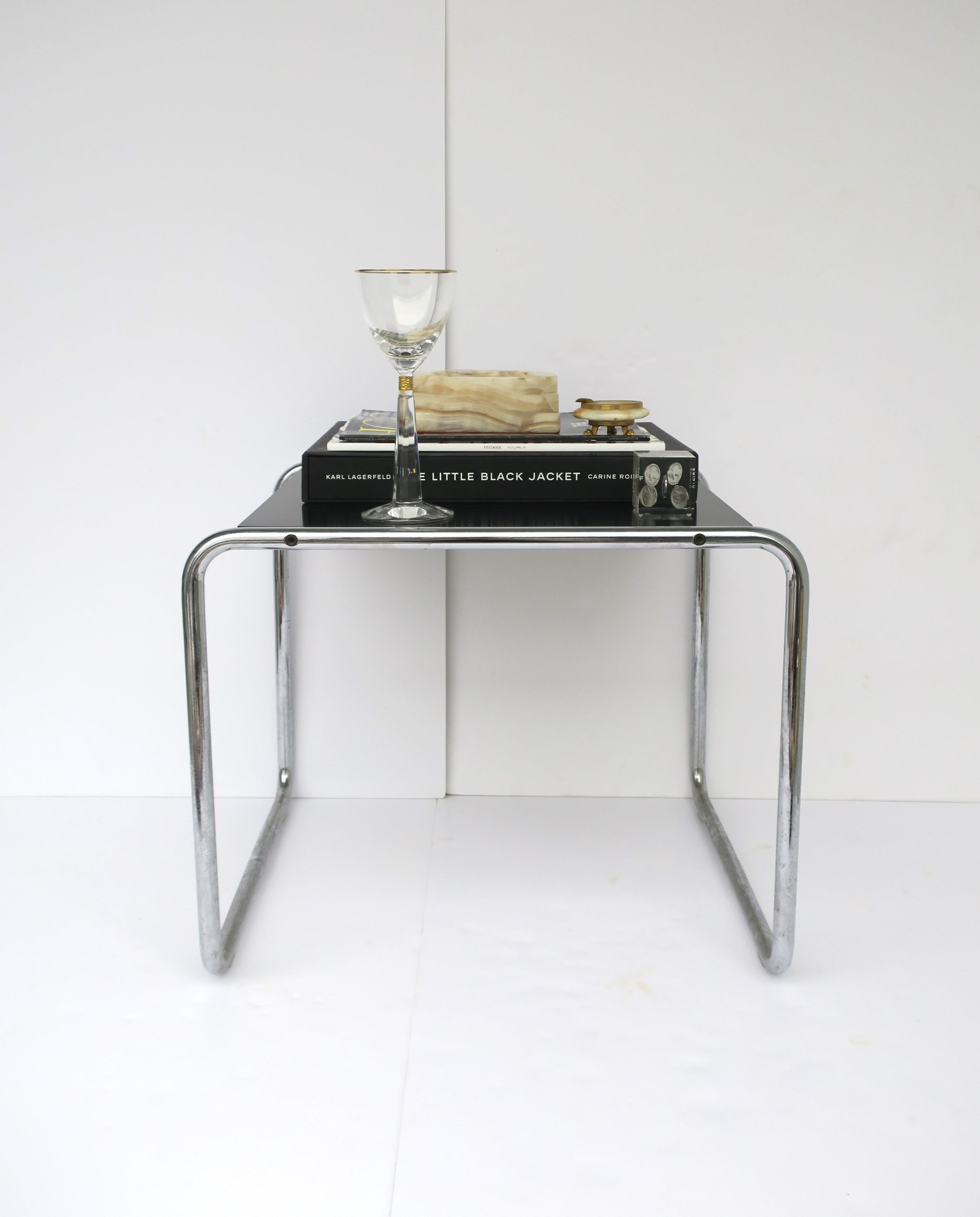 Marcel Breuer Laccio Side End Table for Knoll Studio Chrome and Black Bauhaus In Good Condition For Sale In New York, NY
