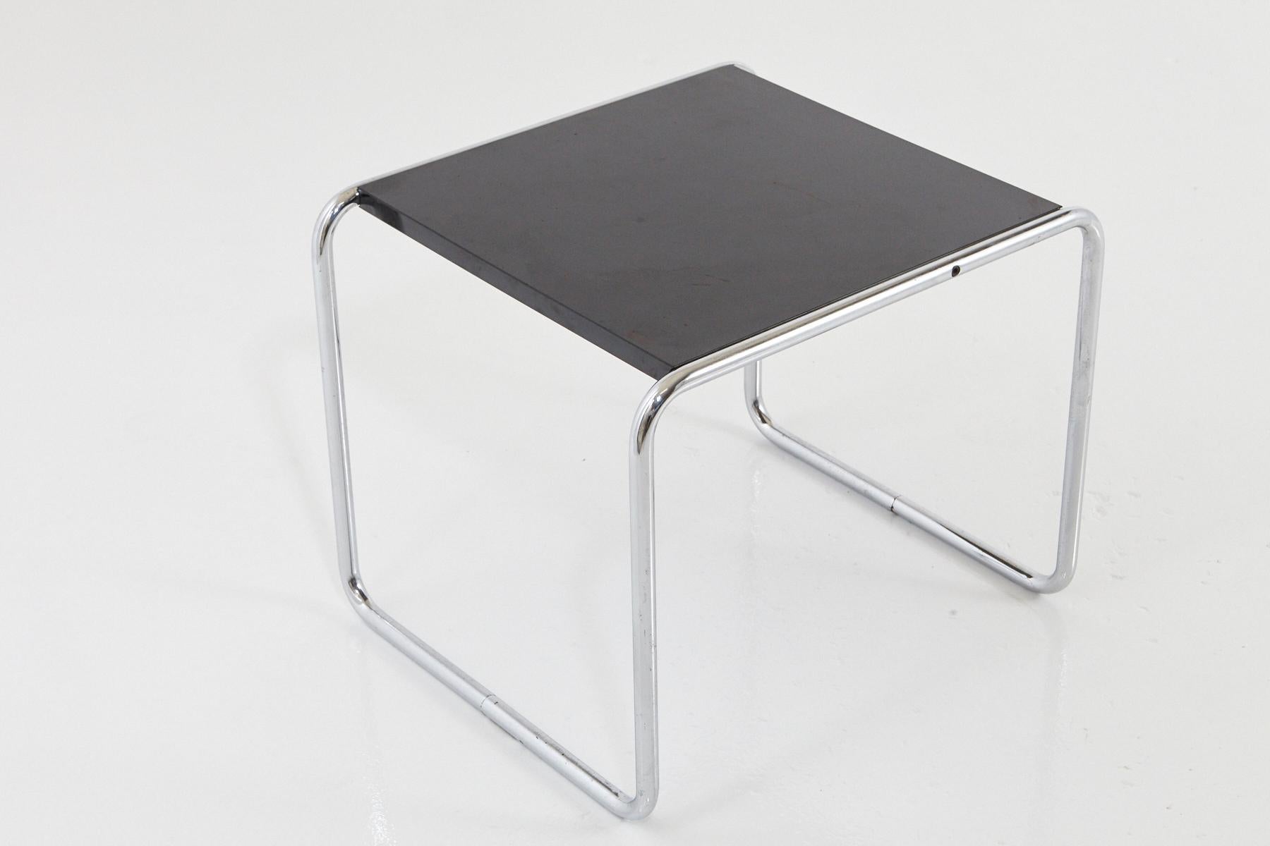 Bauhaus Marcel Breuer - Laccio Side Table Black Laminated Top with Tubular Chromed Base For Sale
