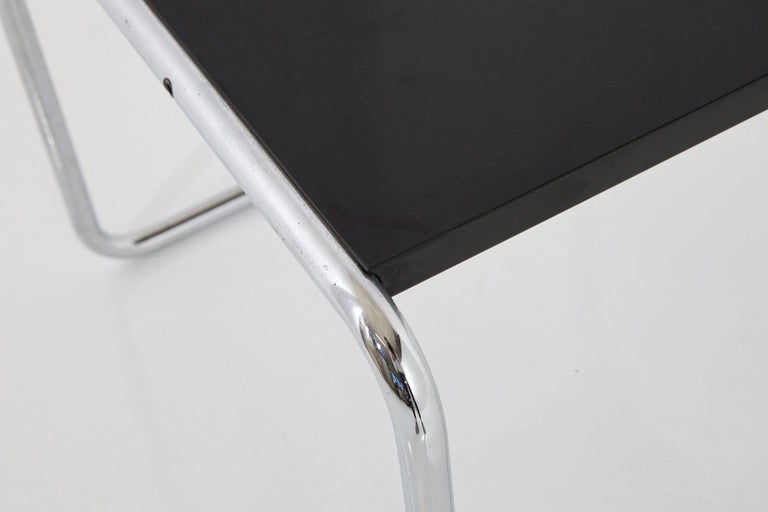 Marcel Breuer, Laccio Side Table Black Laminated Top with Tubular Chromed Base In Good Condition For Sale In PAU, FR
