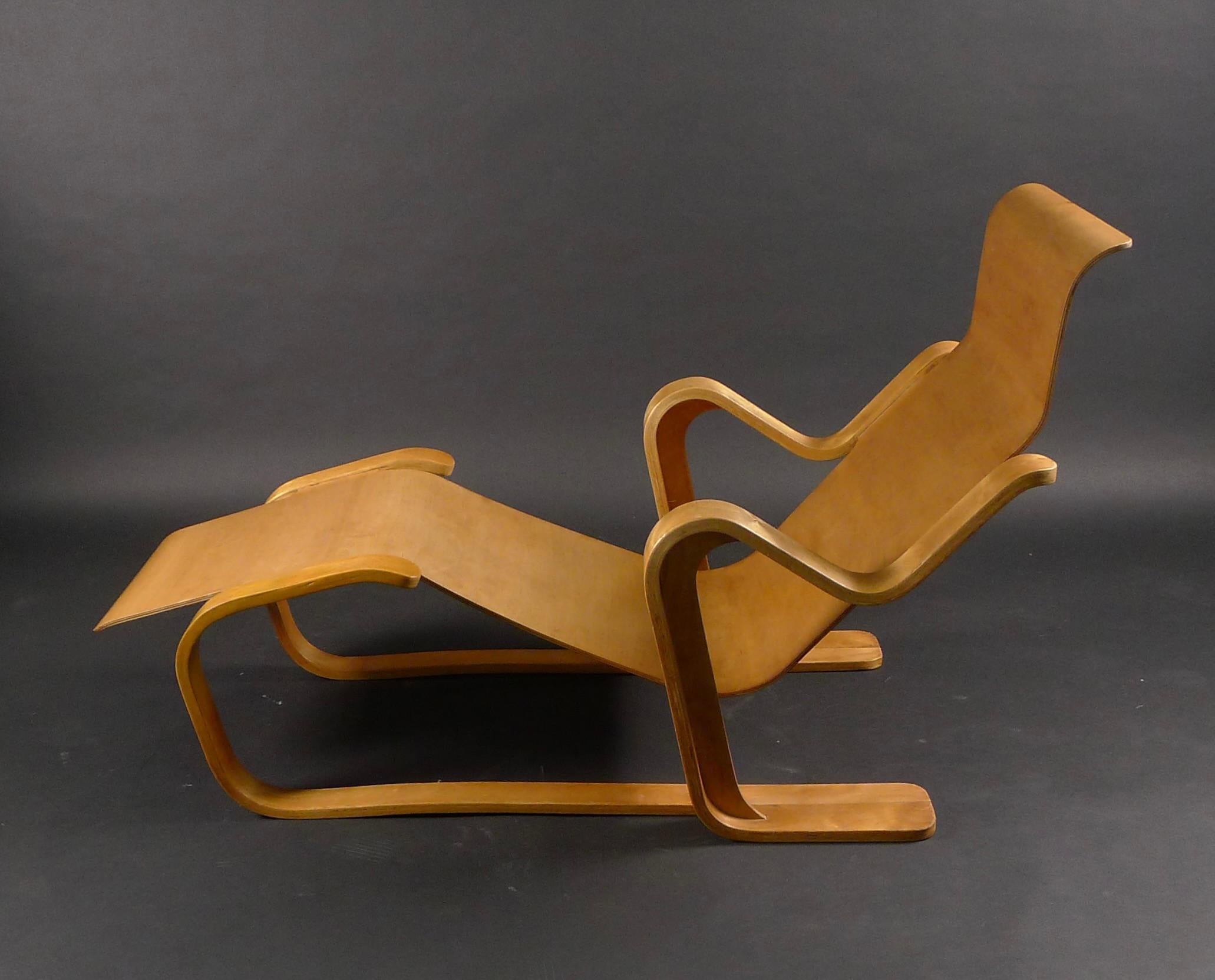 Mid-Century Modern Chaise longue Marcel Breuer, contreplaqué de bouleau, Isokon Furniture Ltd, conçue en 1935