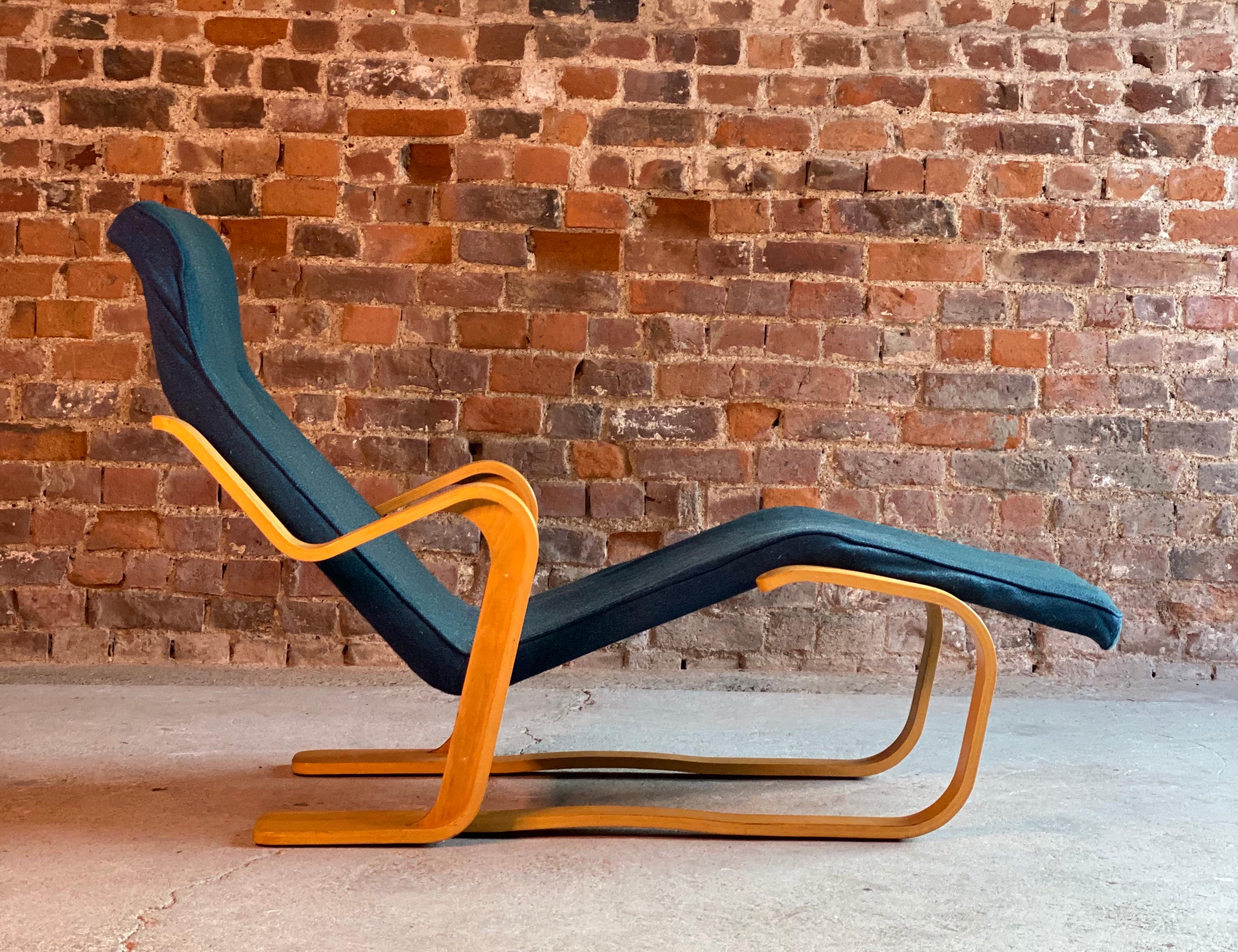 Marcel Breuer Long Chair by Isokon, circa 1970 4