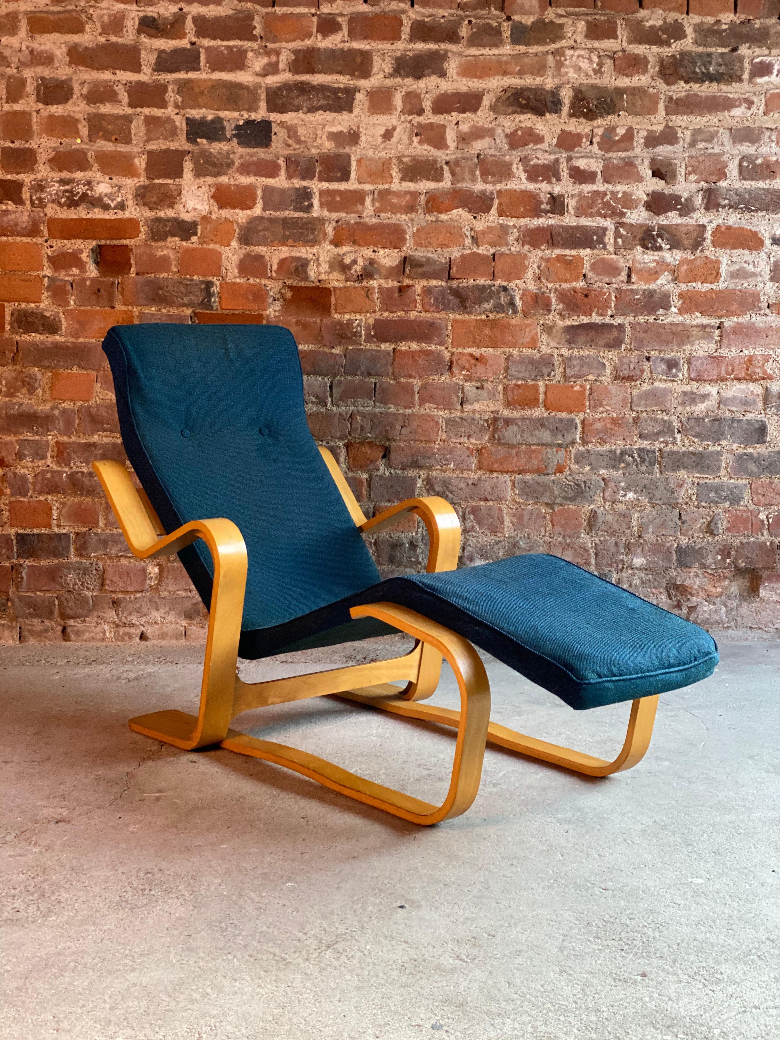 Marcel Breuer Long Chair by Isokon, circa 1970 5