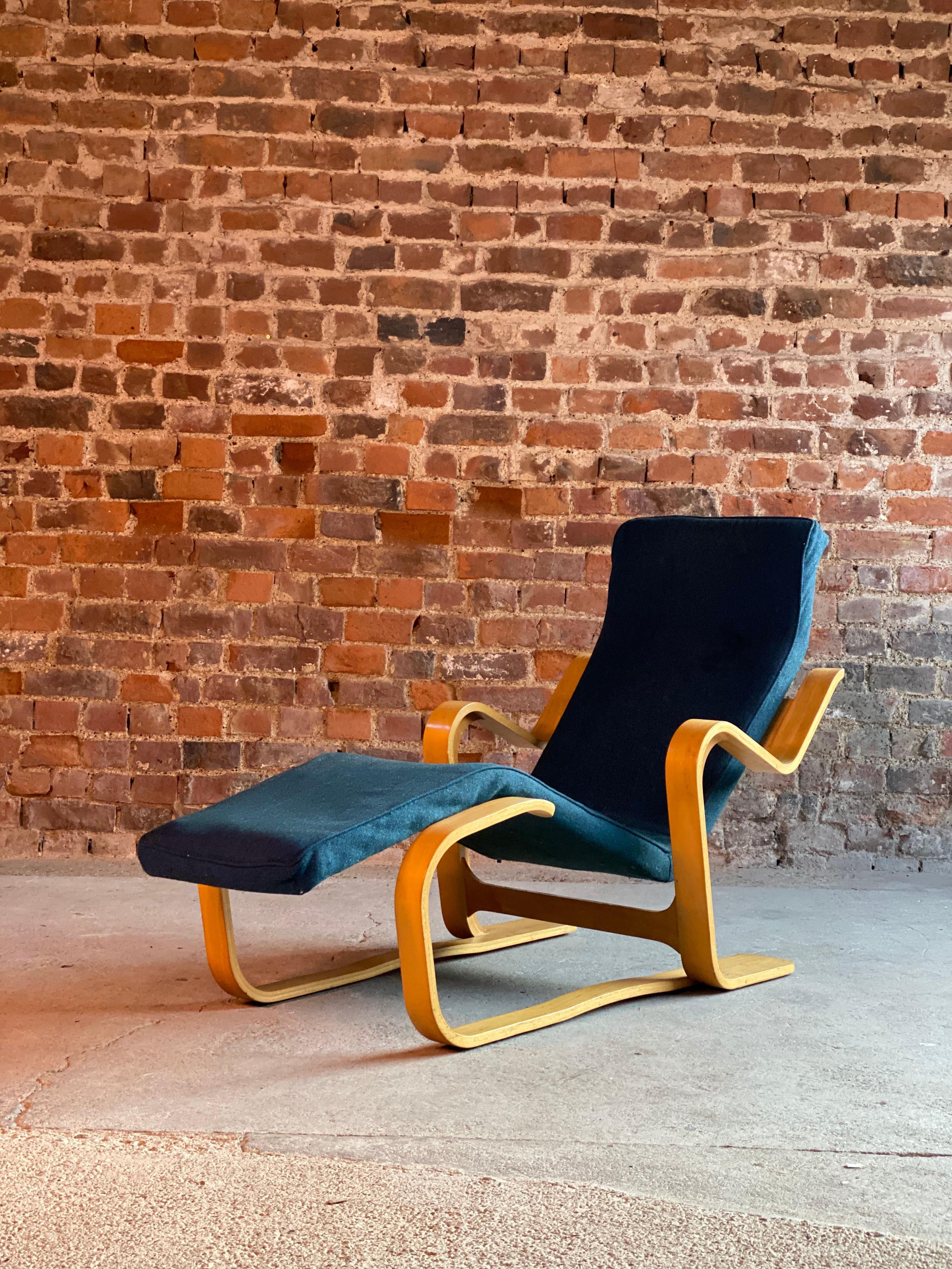 British Marcel Breuer Long Chair by Isokon, circa 1970