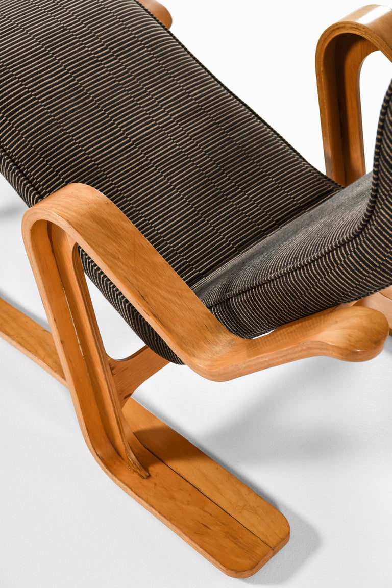Marcel Breuer Lounge Chair Produced by Isokon For Sale at 1stDibs