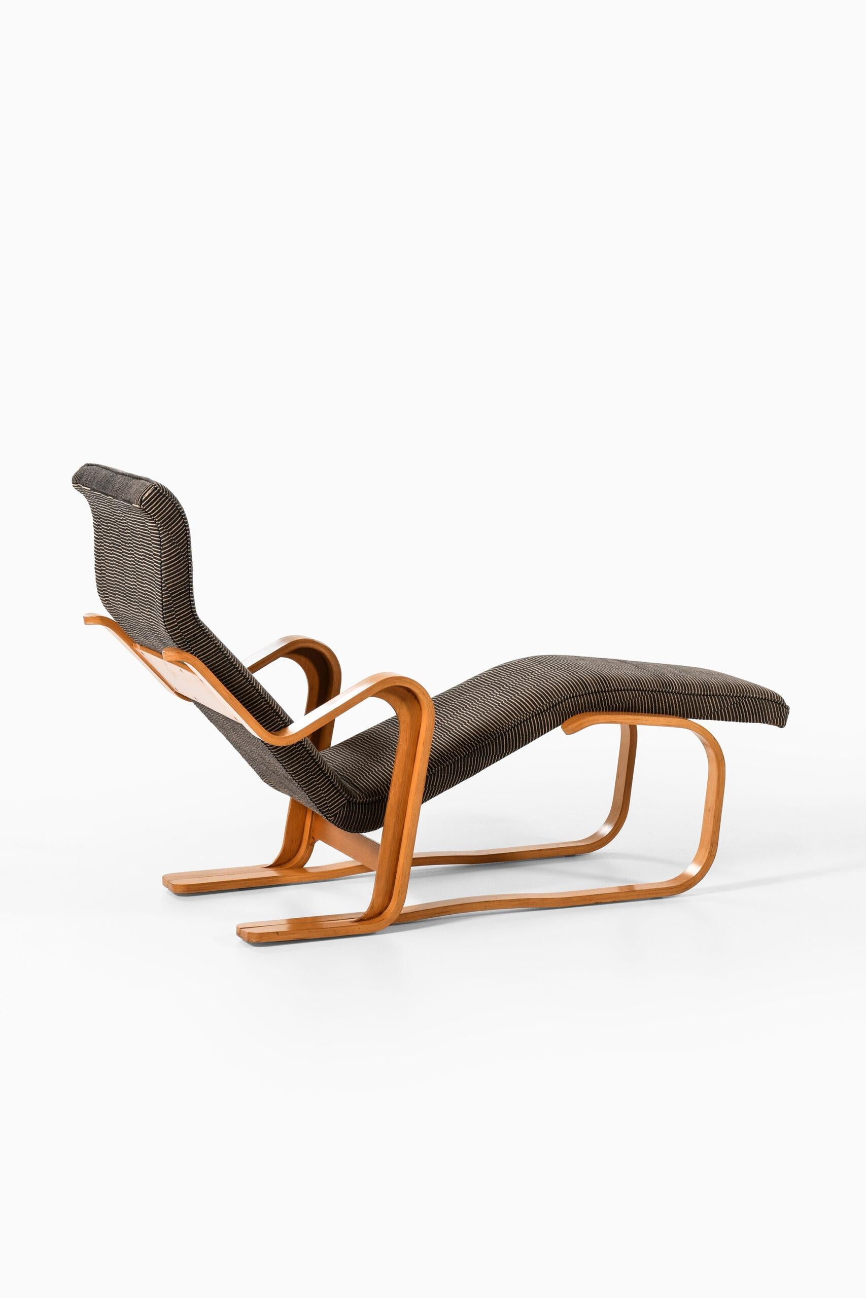 Marcel Breuer Lounge Chair Produced by Isokon For Sale 2