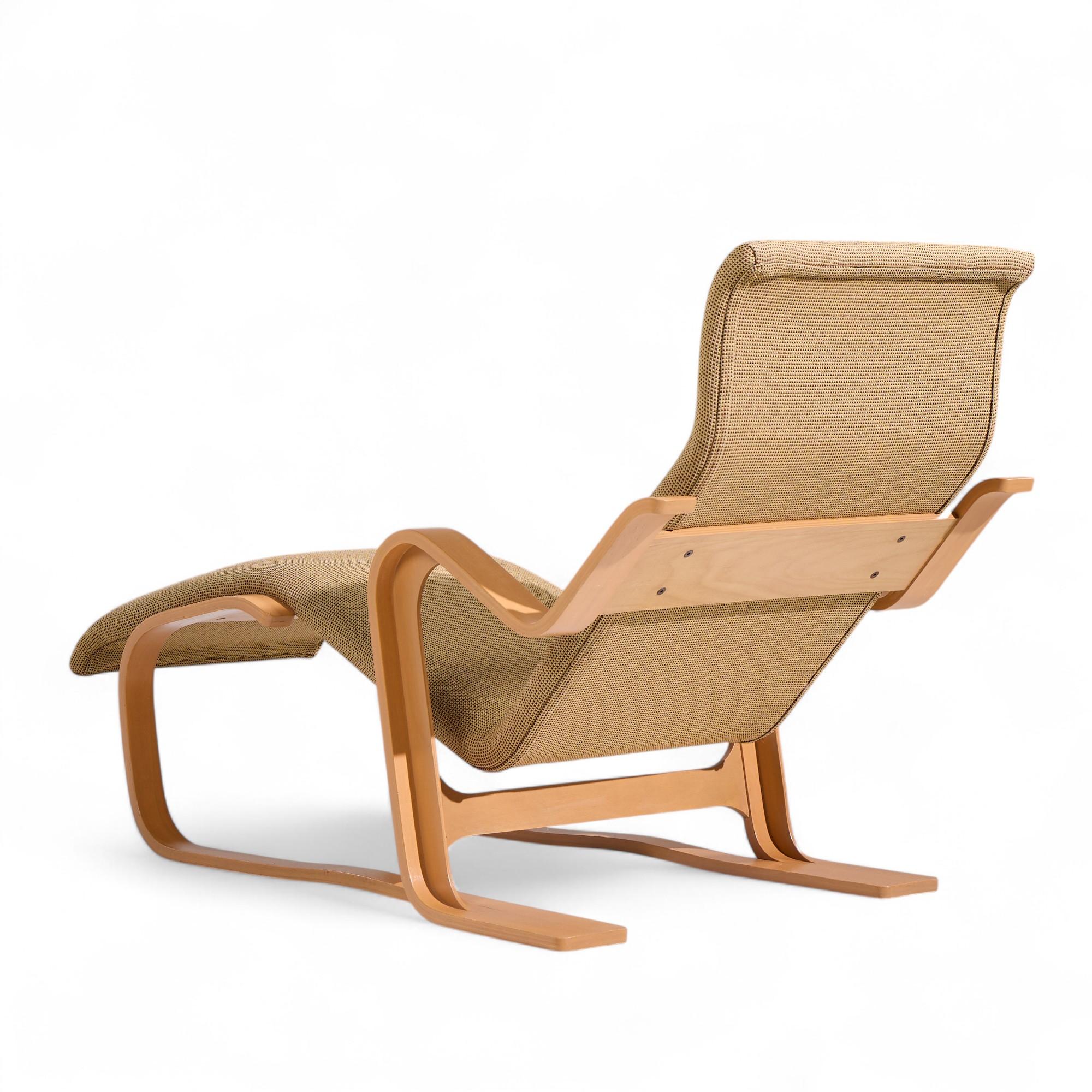 Chaise longue en bois du milieu du siècle de Marcel Breuer Bon état - En vente à Franklin Park, IL