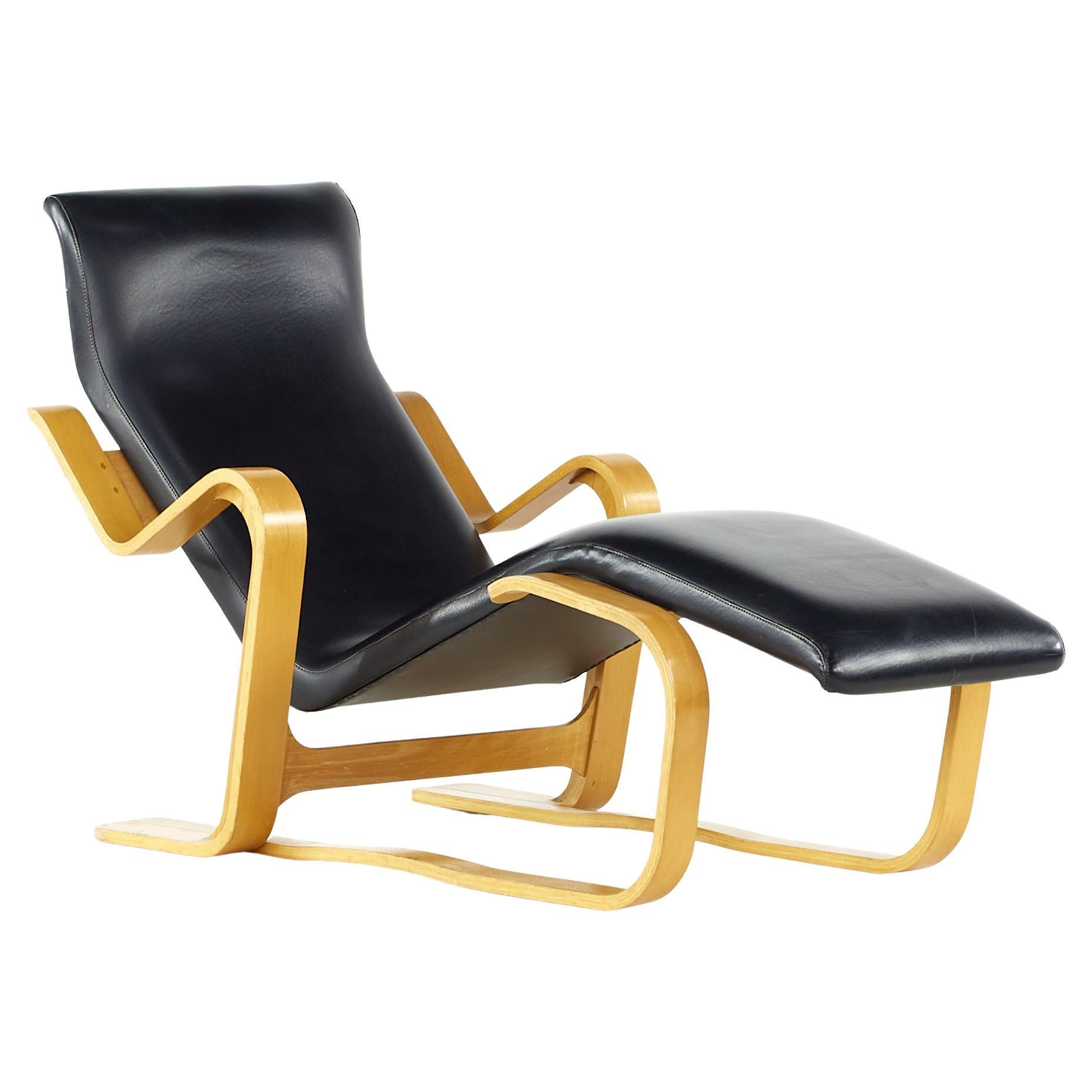 Marcel Breuer Mid Century Bentwood Chaise Lounger