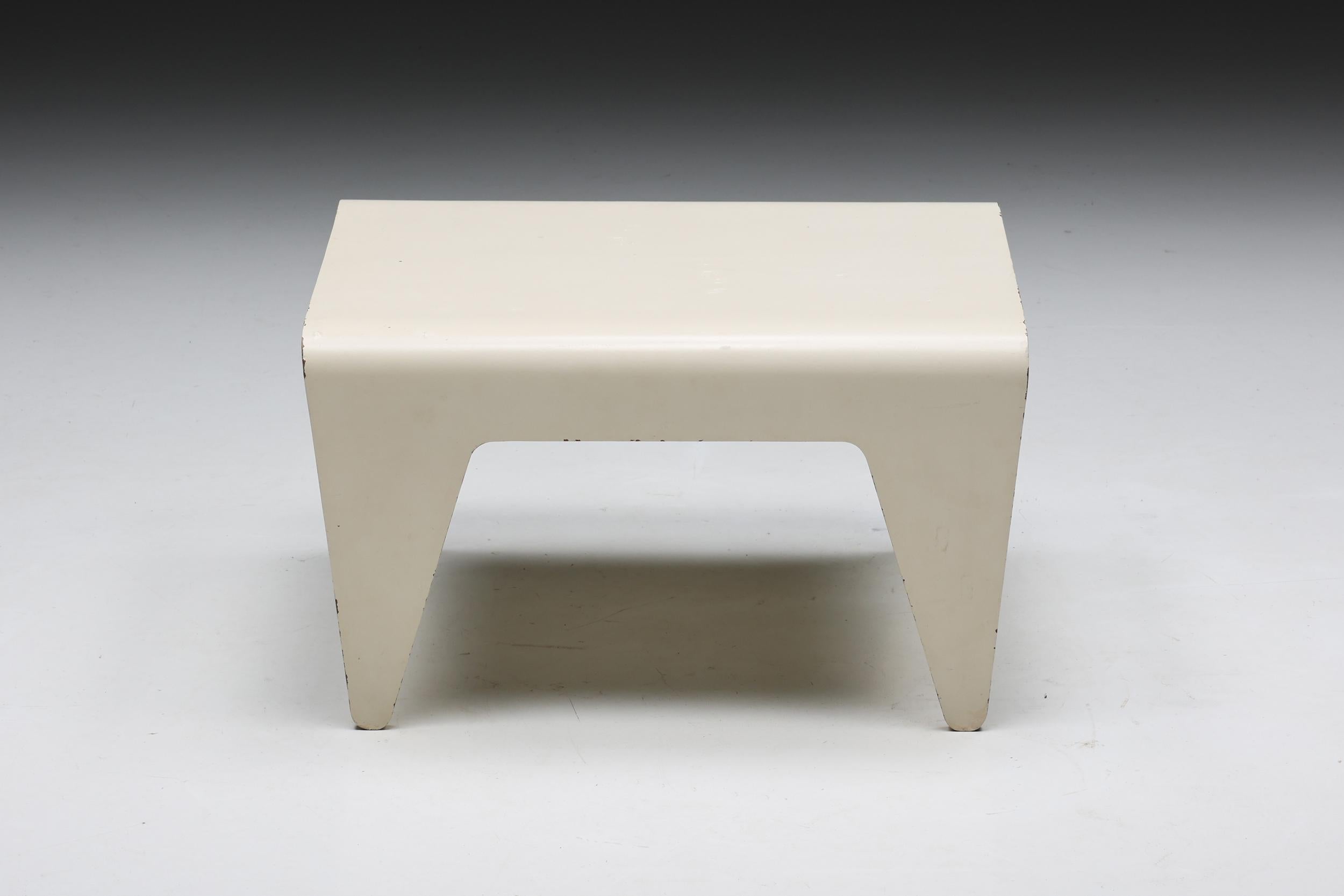 Mid-Century Modern Marcel Breuer Nesting Plywood Table for Isokon, England, 1936 For Sale
