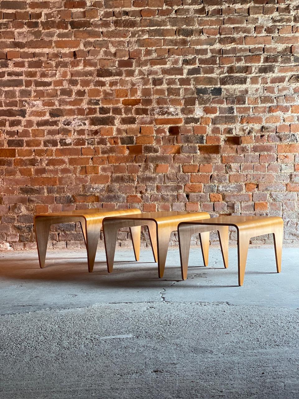 Mid-Century Modern Tables gigognes Marcel Breuer pour Isokon Design:: 1936
