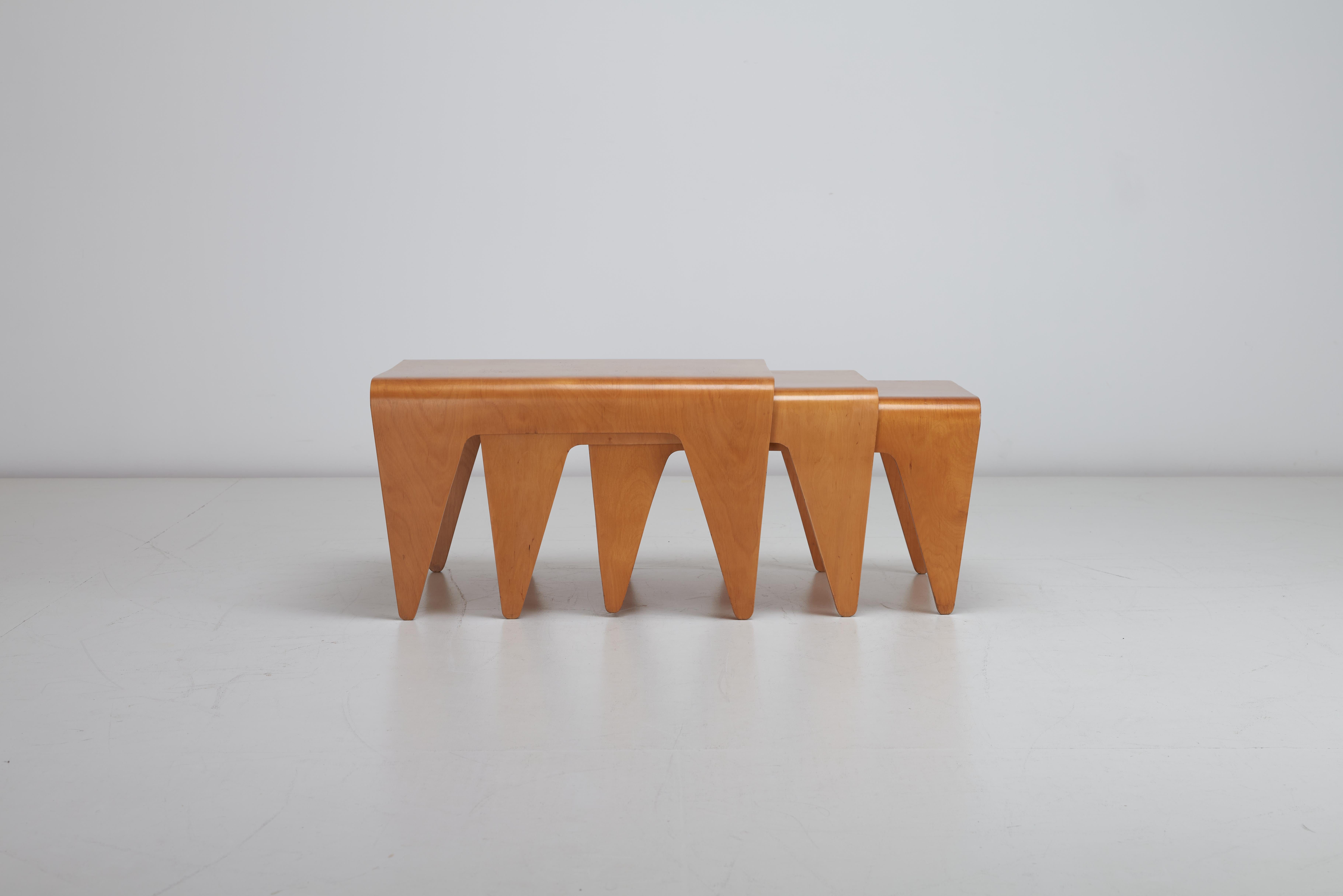 Marcel Breuer Nesting Tables produced by Vanesta for Isokon 1935 Made In Estonia Moderno en venta