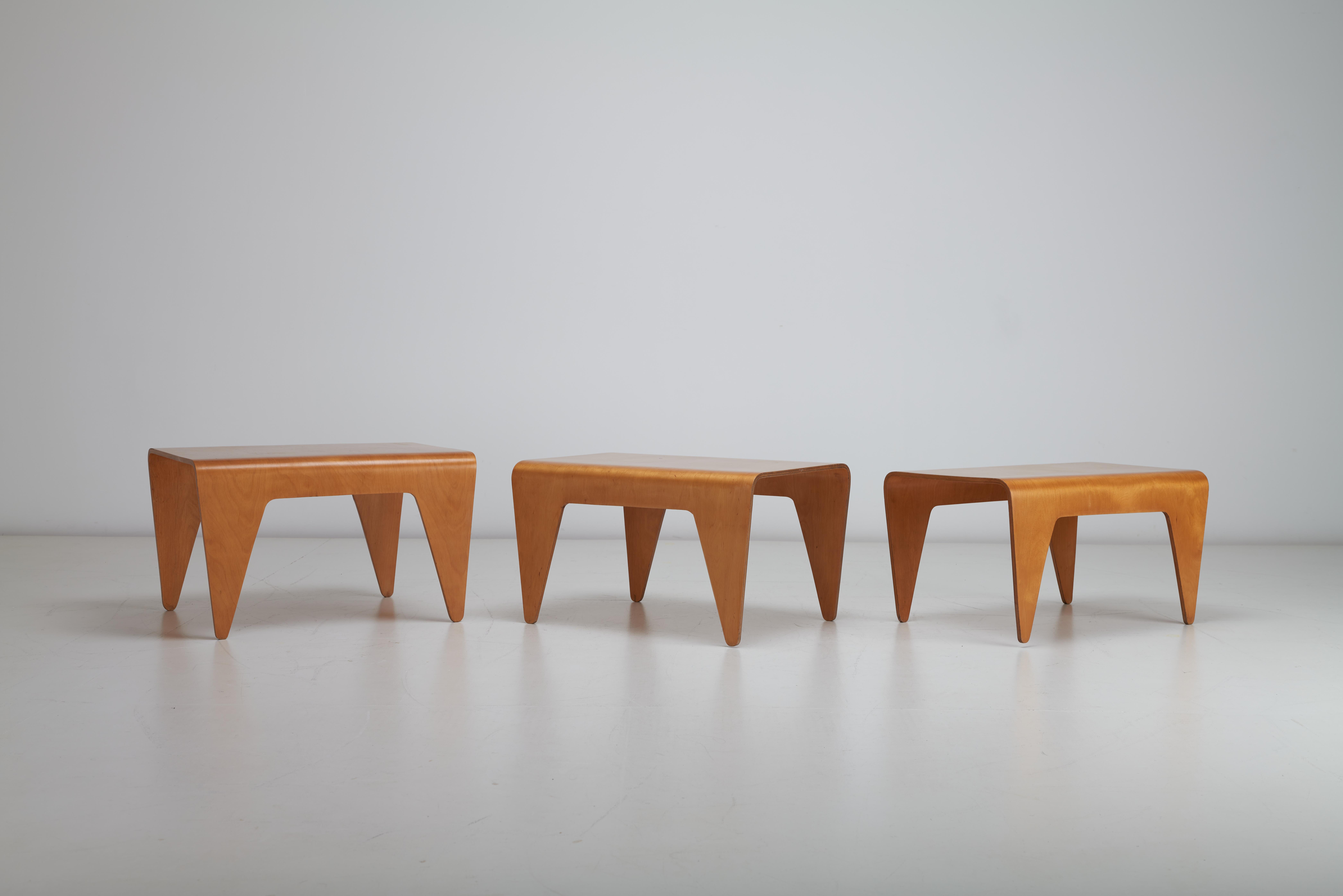 Marcel Breuer Nesting Tables produced by Vanesta for Isokon 1935 Made In Estonia mediados del siglo XX en venta