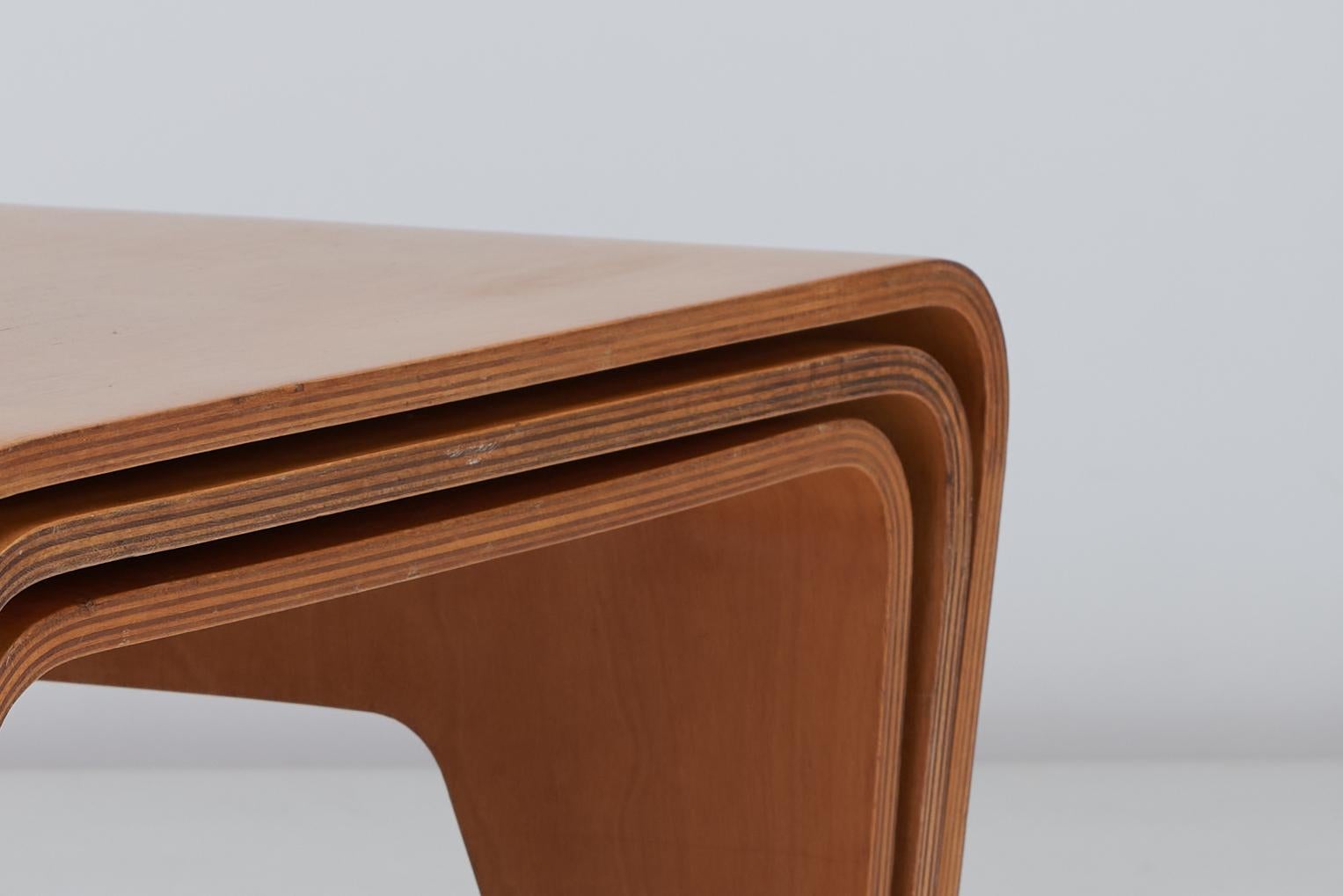 Marcel Breuer Nesting Tables produced by Vanesta for Isokon 1935 Made In Estonia Abedul en venta