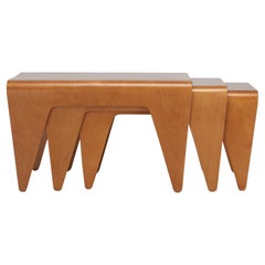 Mesas nido y apilables de madera