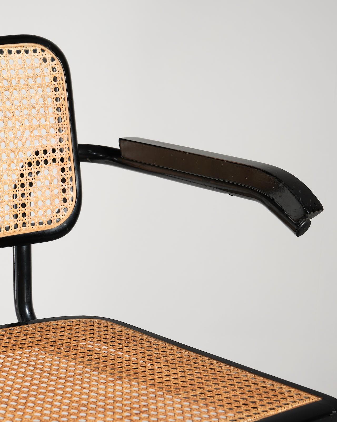 Marcel Breuer, Pair of 'B64' hall chairs For Sale 1