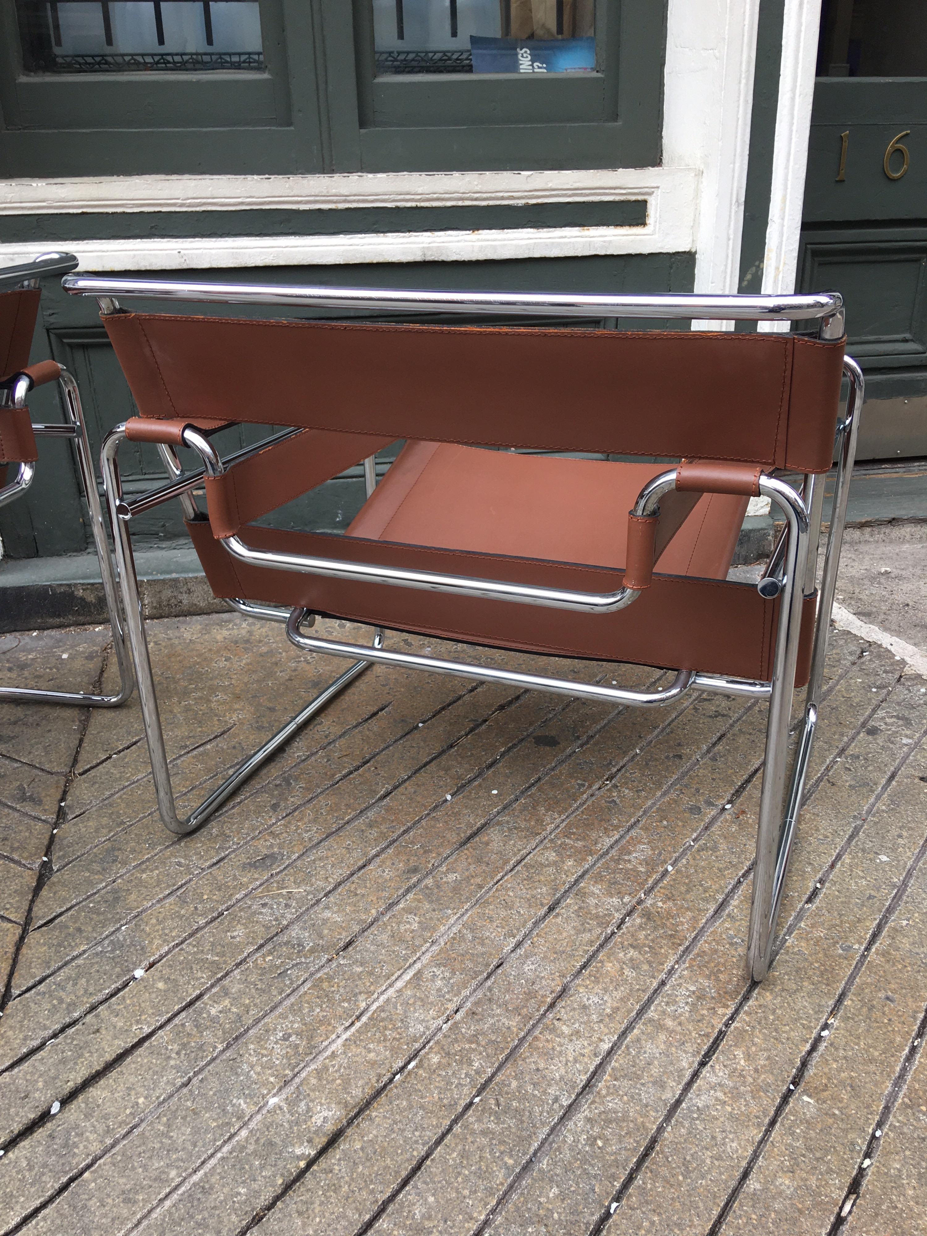 Bauhaus Marcel Breuer Pair of Brown Leather Wassily Chairs