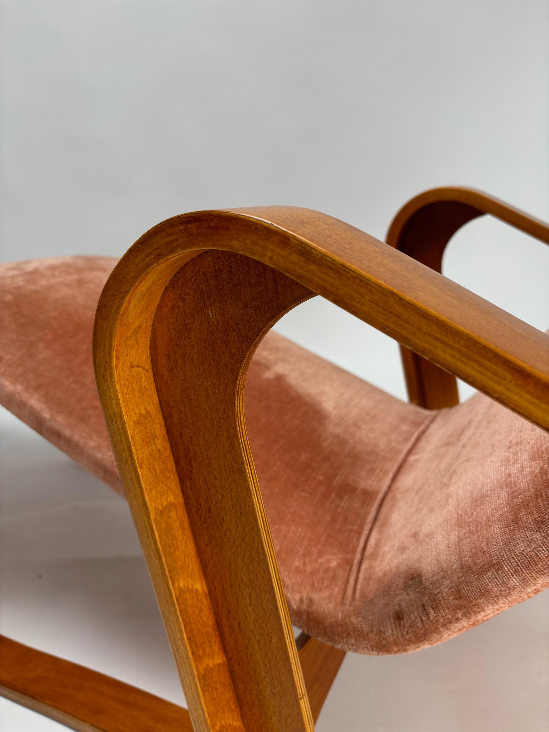 Chaise longue en Isokon rose de Marcel Breuer pour Knoll  1970s 4