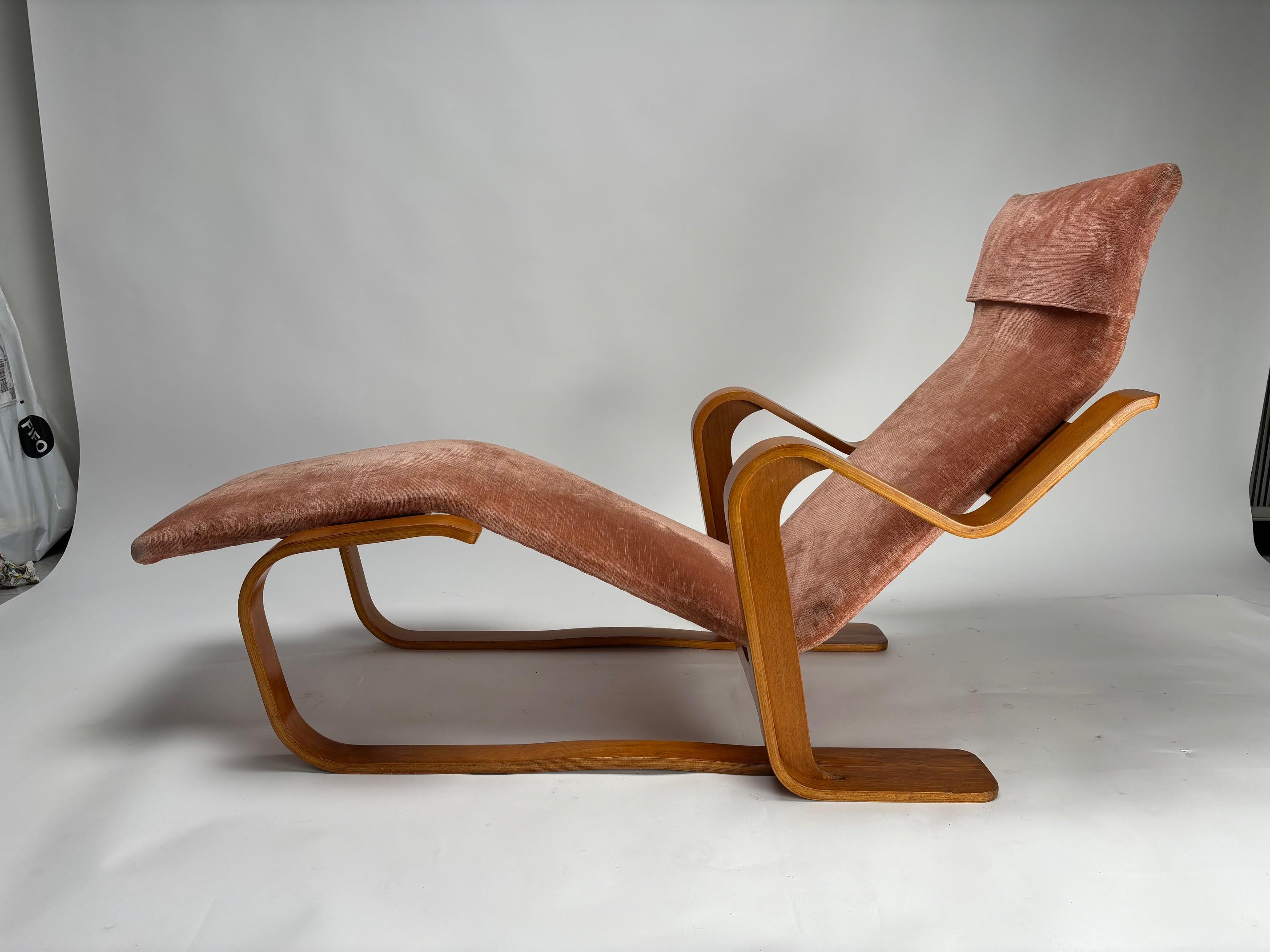 Chaise longue en Isokon rose de Marcel Breuer pour Knoll  1970s 5