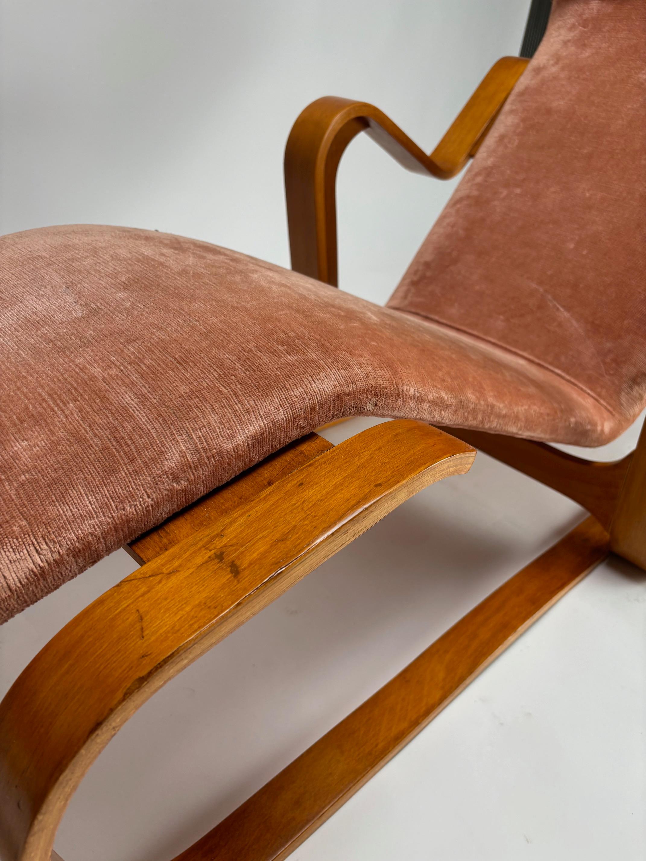 Chaise longue en Isokon rose de Marcel Breuer pour Knoll  1970s 7