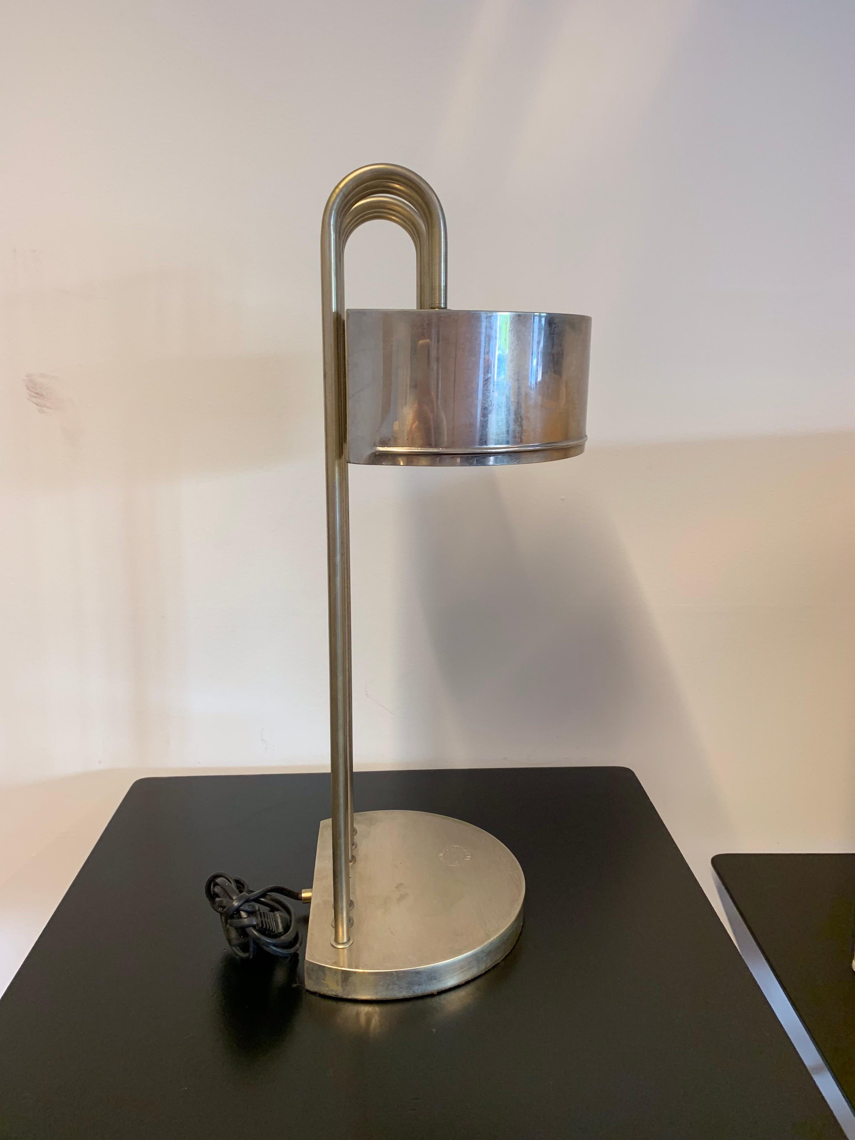 Beautiful nickel table lamp made for the Exposition of Paris of the 1925.
Designed by Marcel Breuer
Bauhaus movement design
Italian plug.

  