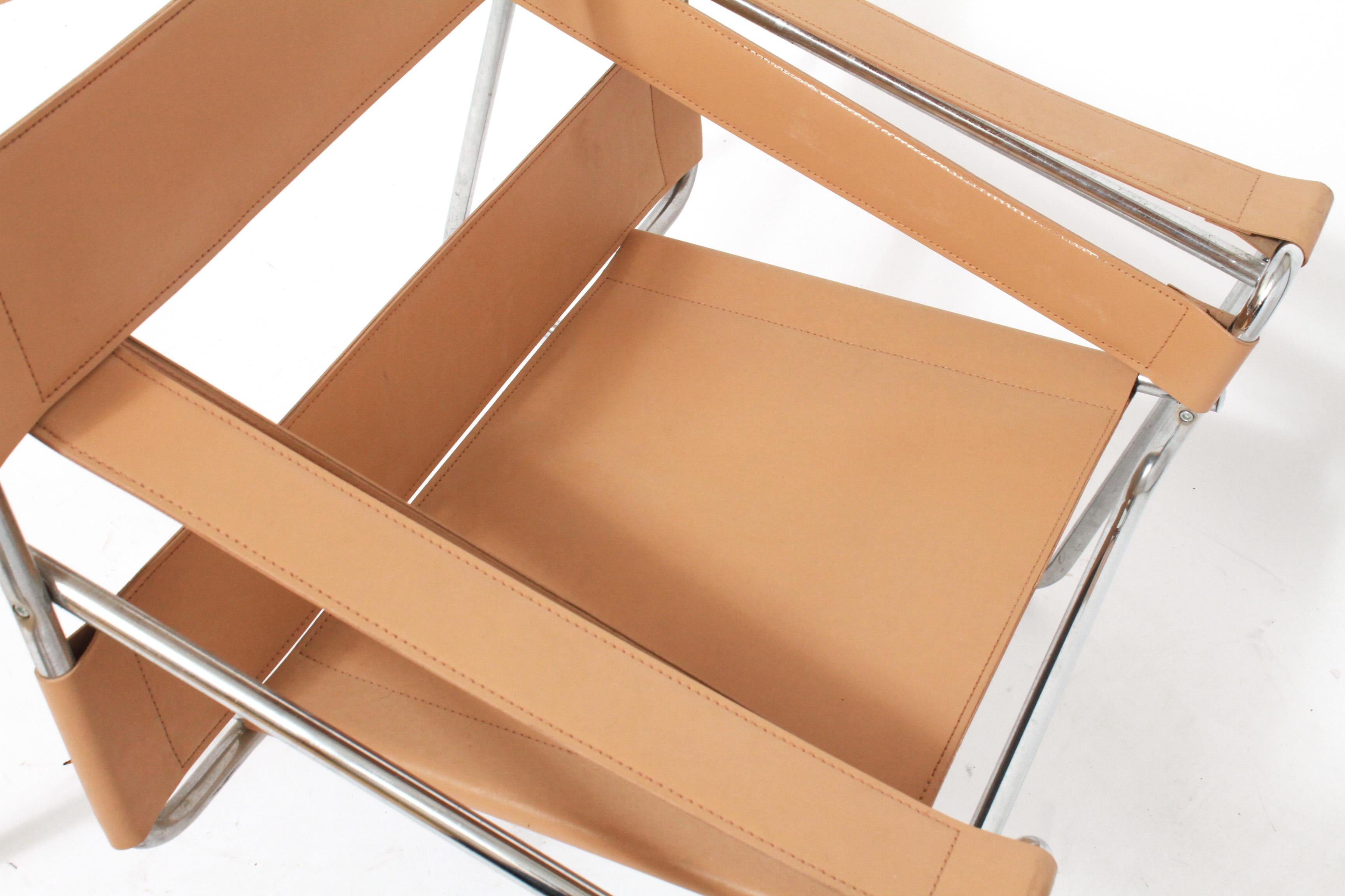 Marcel Breuer Wassily B3 Armchairs in Tan Leather In Good Condition In New York, NY