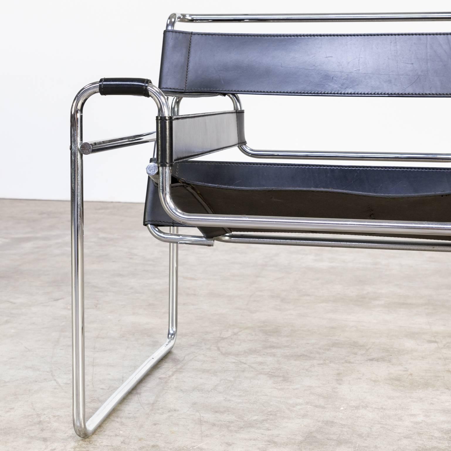 Marcel Breuer ‘Wassily’ B3 Chairs Black Leather for Gavina Set of Two For Sale 6