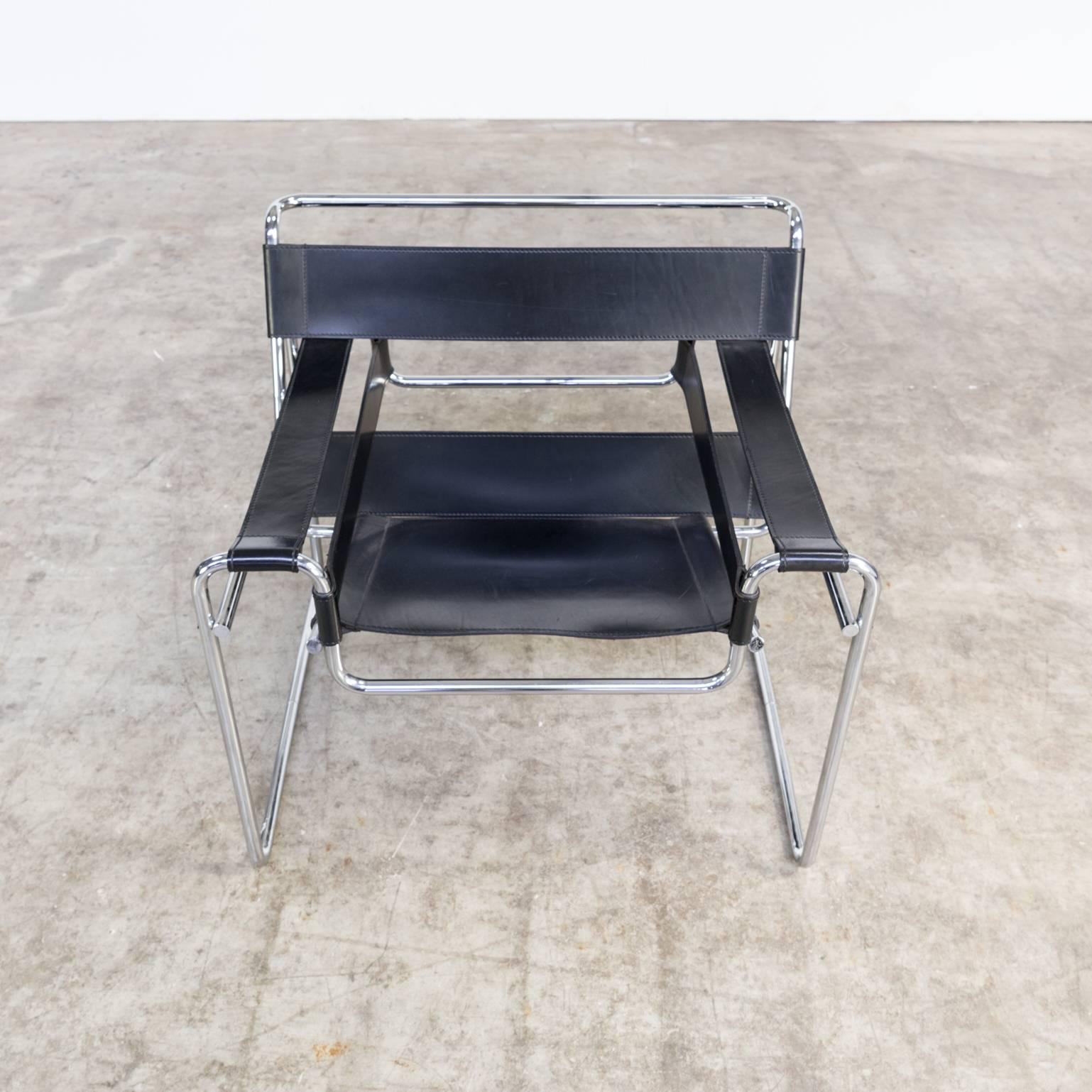 Marcel Breuer ‘Wassily’ B3 Chairs Black Leather for Gavina Set of Two For Sale 7