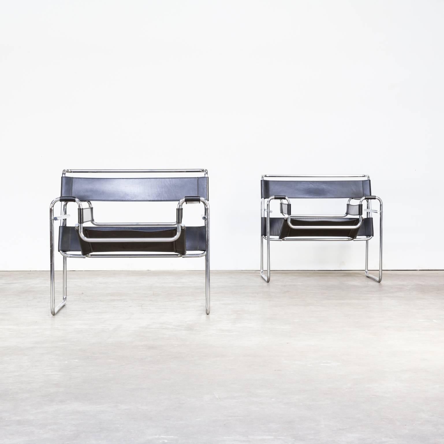 Marcel Breuer ‘Wassily’ B3 Chairs Black Leather for Gavina Set of Two In Good Condition For Sale In Amstelveen, Noord