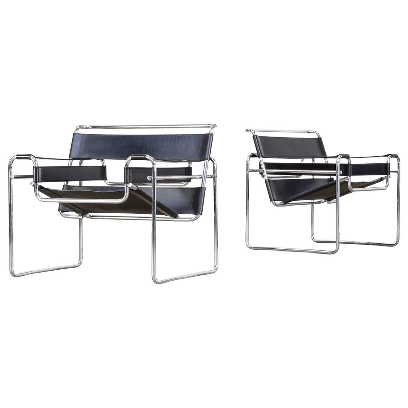 Marcel Breuer ‘Wassily’ B3 Chairs Black Leather for Gavina Set of Two For Sale