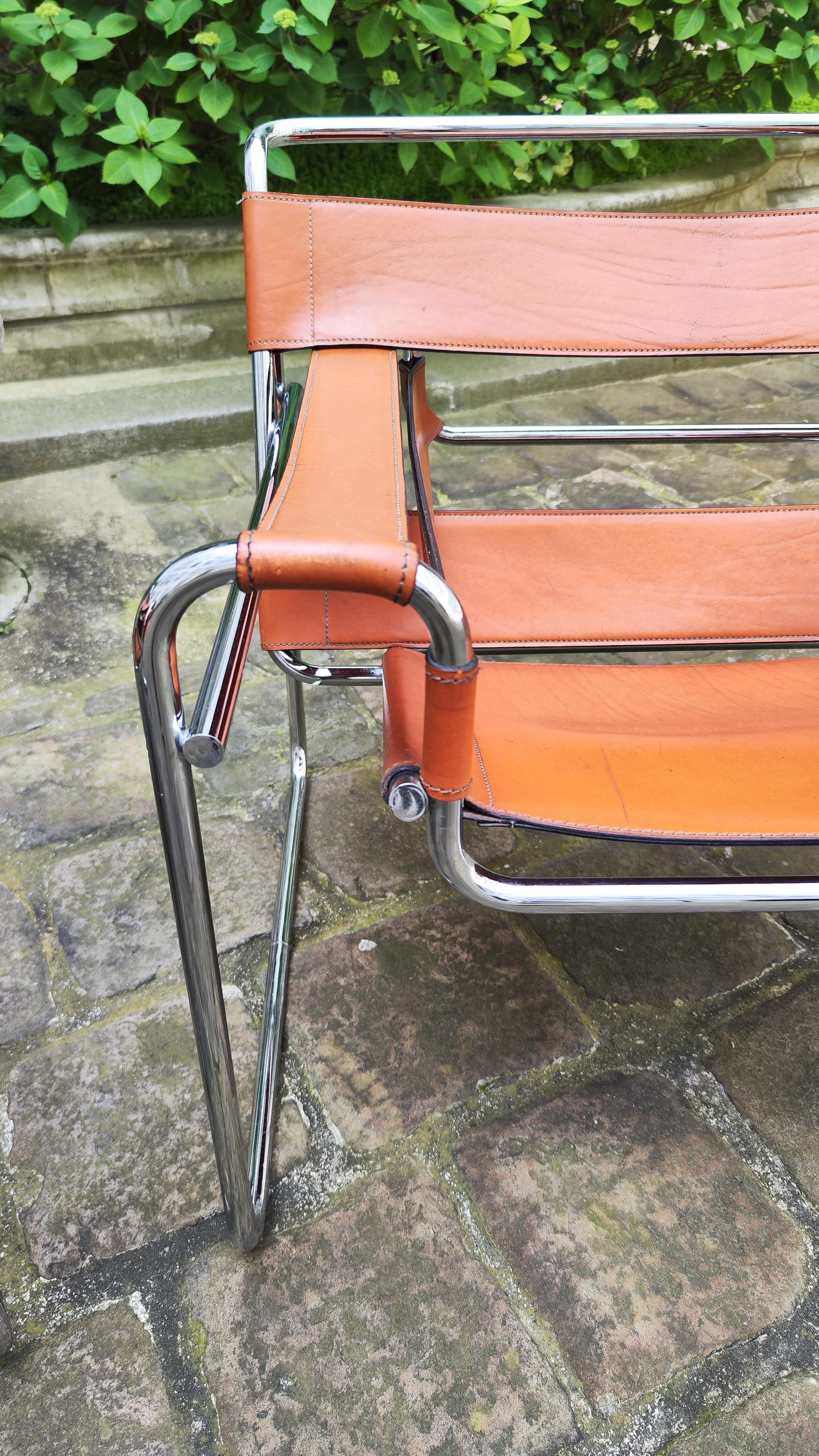 Marcel Breuer Wassily B3 Leather Armchairs, Fasem 1983 Edition For Sale 5