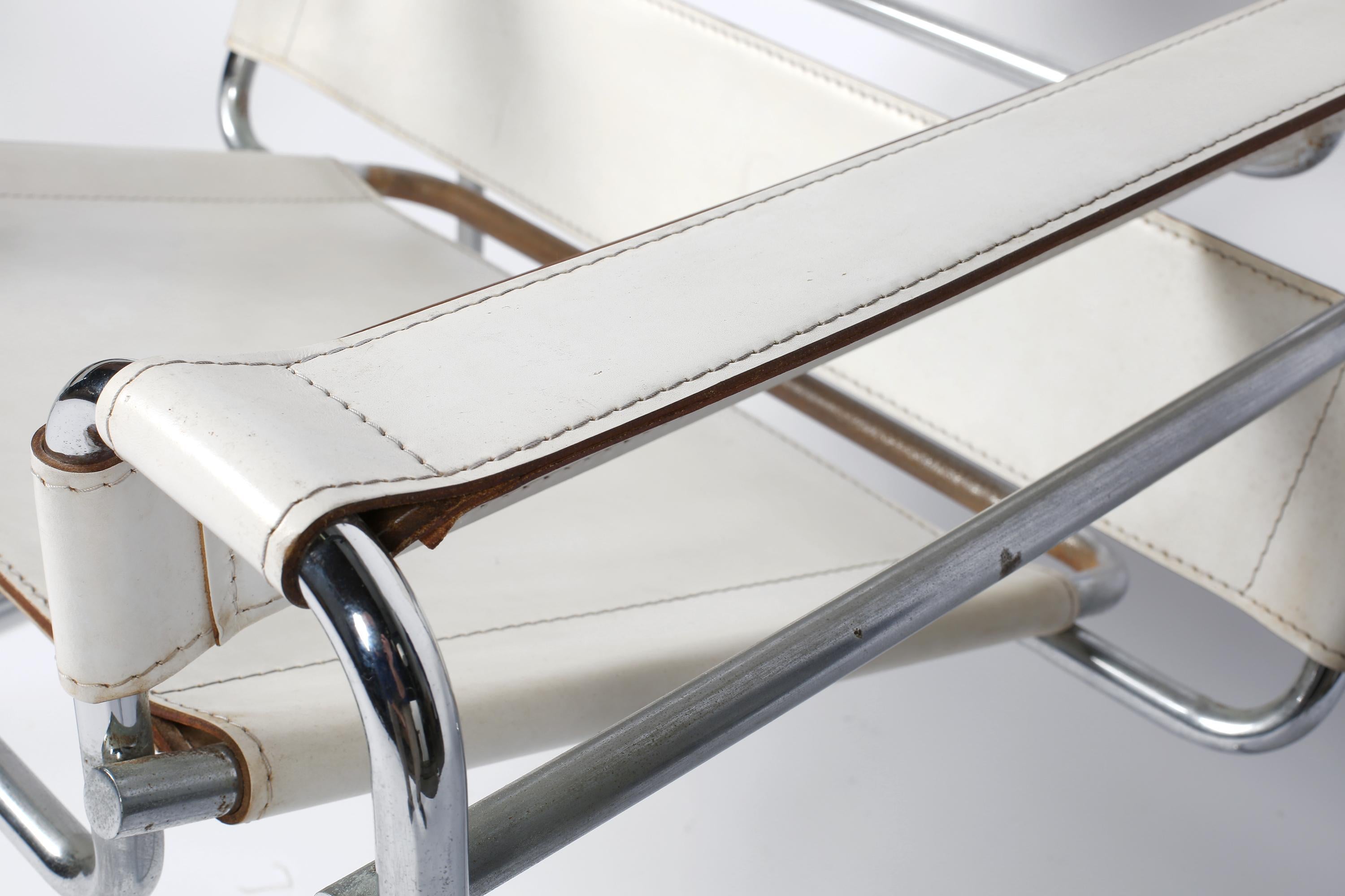 20ième siècle Fauteuil tubulaire Wassily B3 en cuir blanc Marcel Breuer en vente